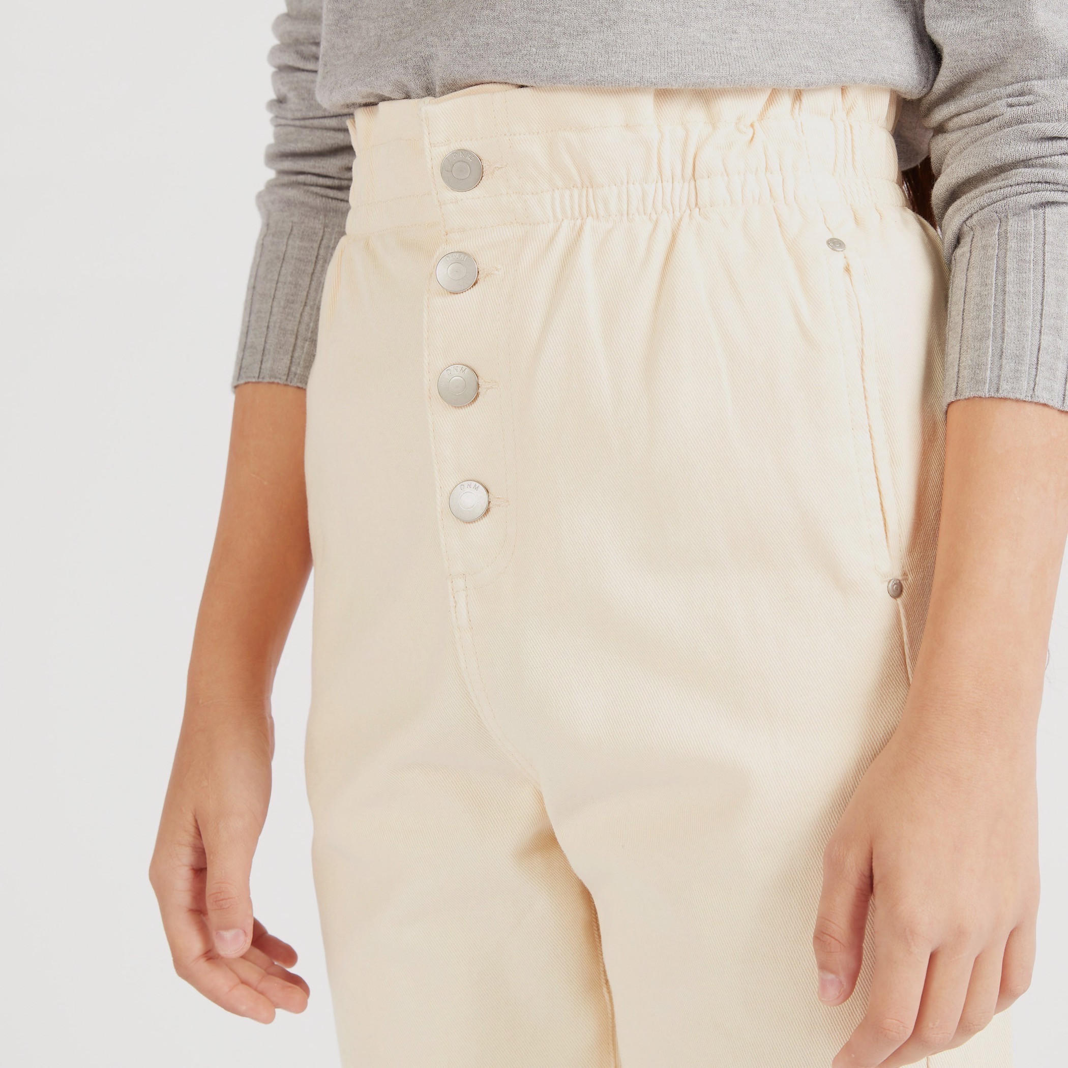 بنطلون جينز سادة بخصر متوسّط الارتفاع وزر إغلاق وجيوب-women-clothing-bottoms-jeans-image-2