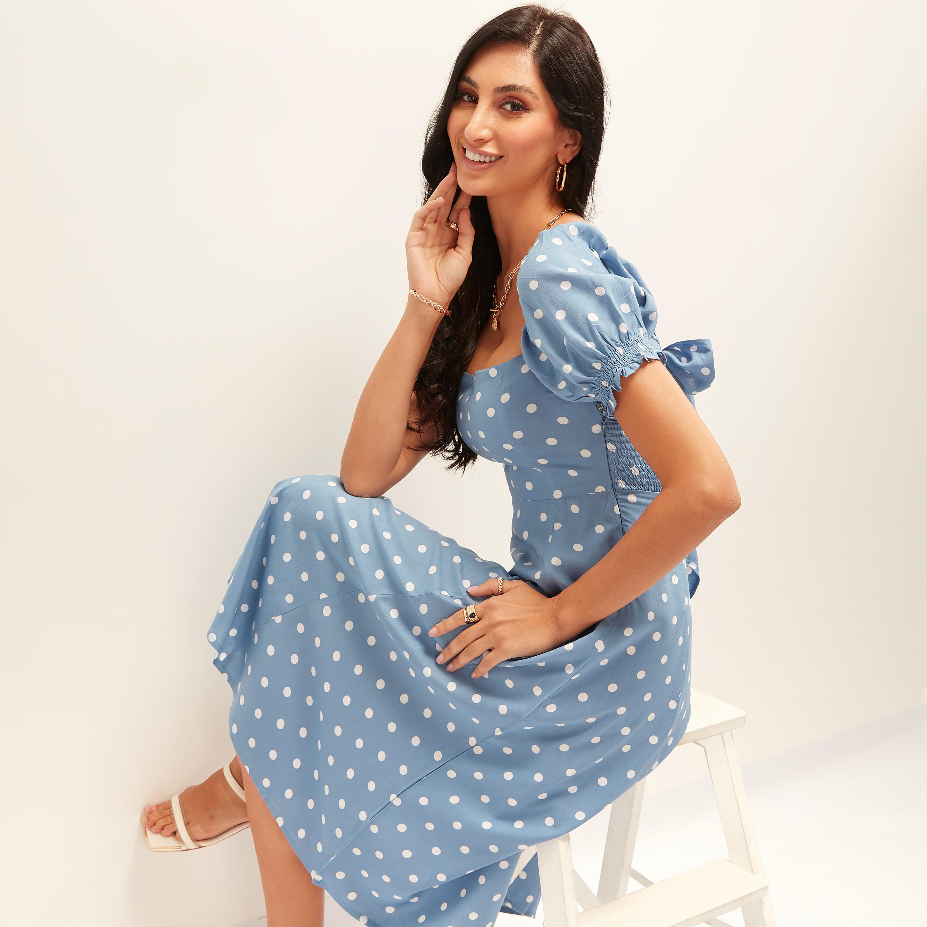 فستان ميدي إيه لاين بطبعات منقّطة وأكمام منفوخة وأربطة-women-clothing-dresses-image-1