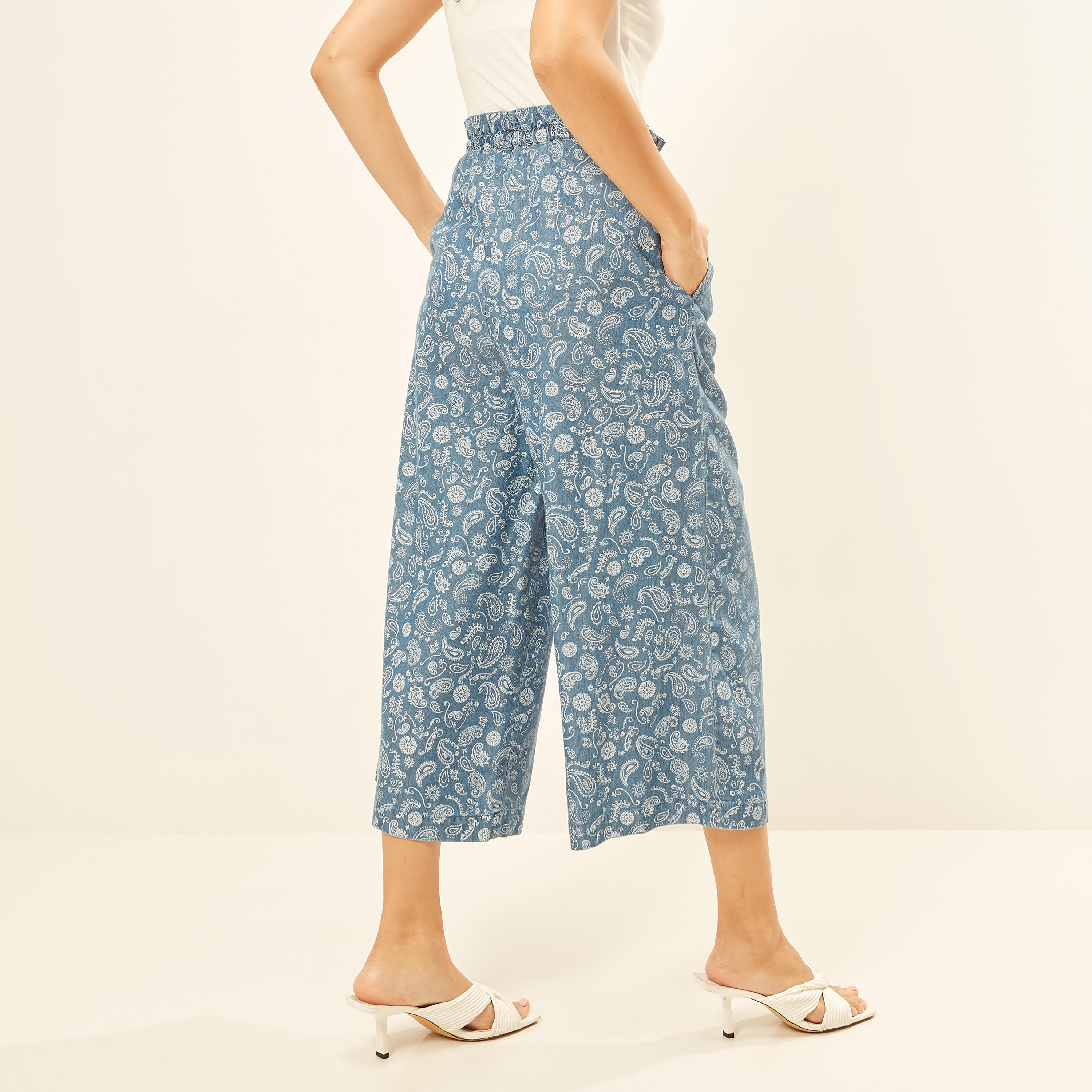 بنطلون بالازو دنيم برباط إغلاق وجيوب وطبعات-women-clothing-trousers-image-4