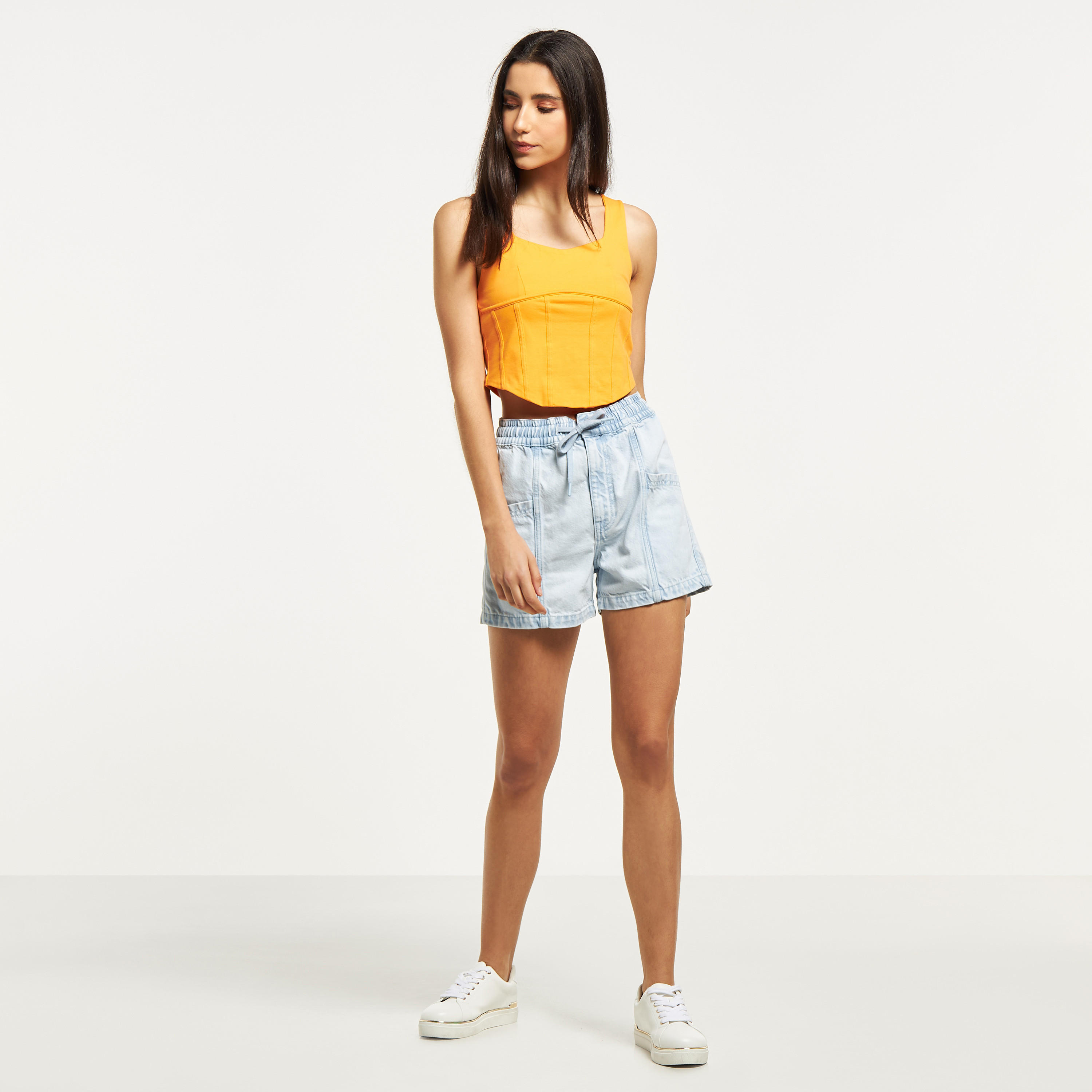 شورت دنيم سادة بخصر مطاطي وجيوب-women-clothing-bottoms-shorts-image-2