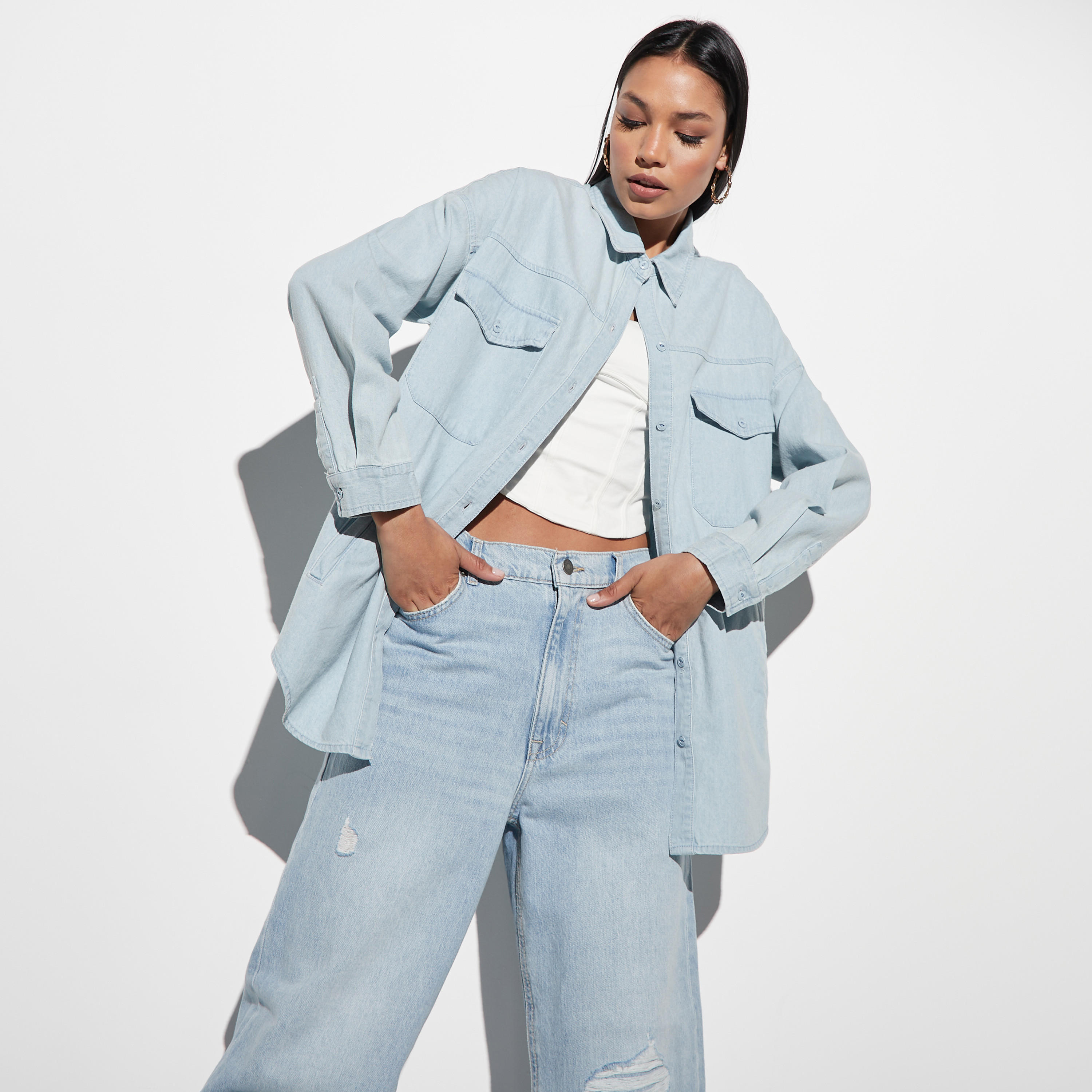 قميص جينز سادة مقاس كبير بجيوب-women-clothing-shirtsandblouses-shirts-image-1