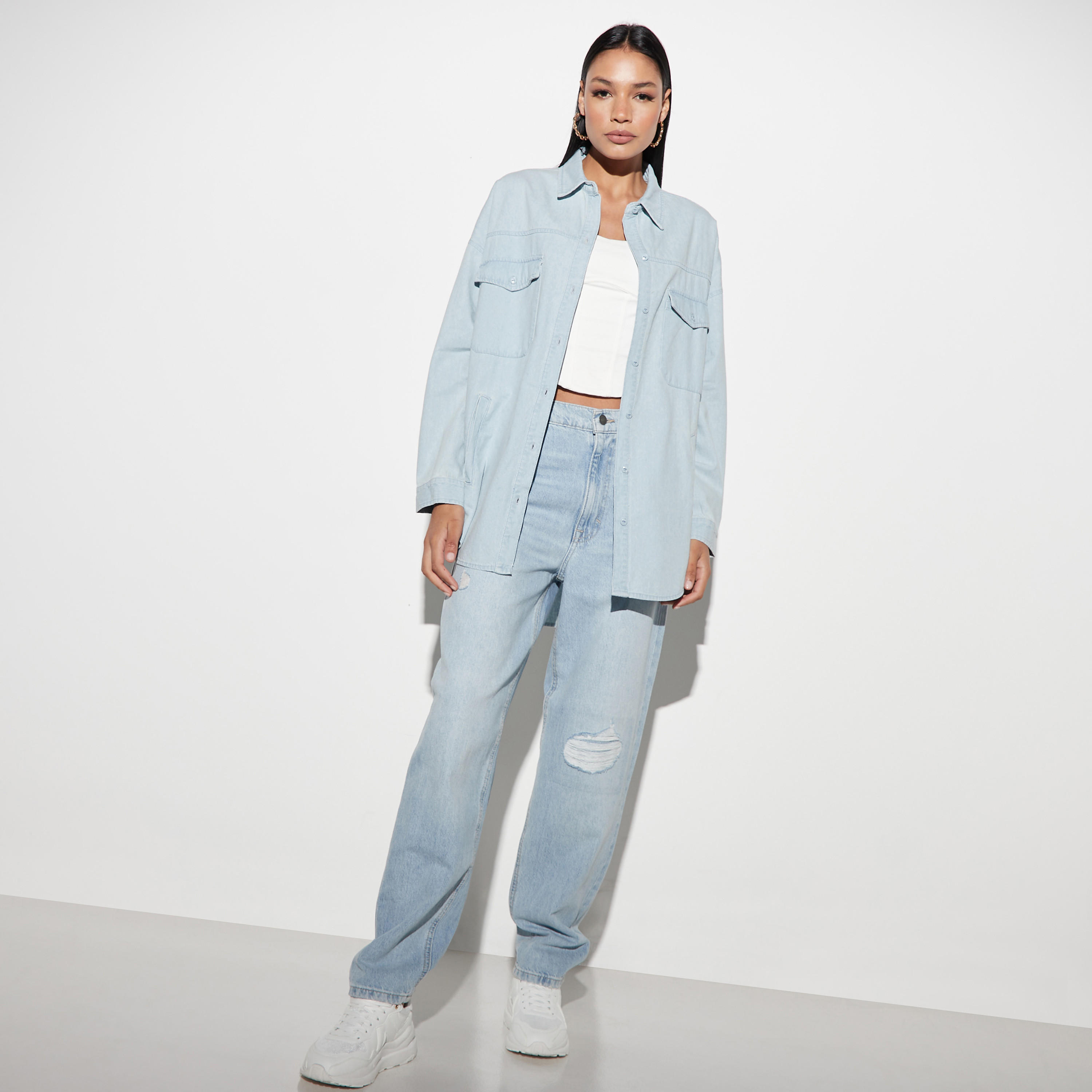 قميص جينز سادة مقاس كبير بجيوب-women-clothing-shirtsandblouses-shirts-image-2