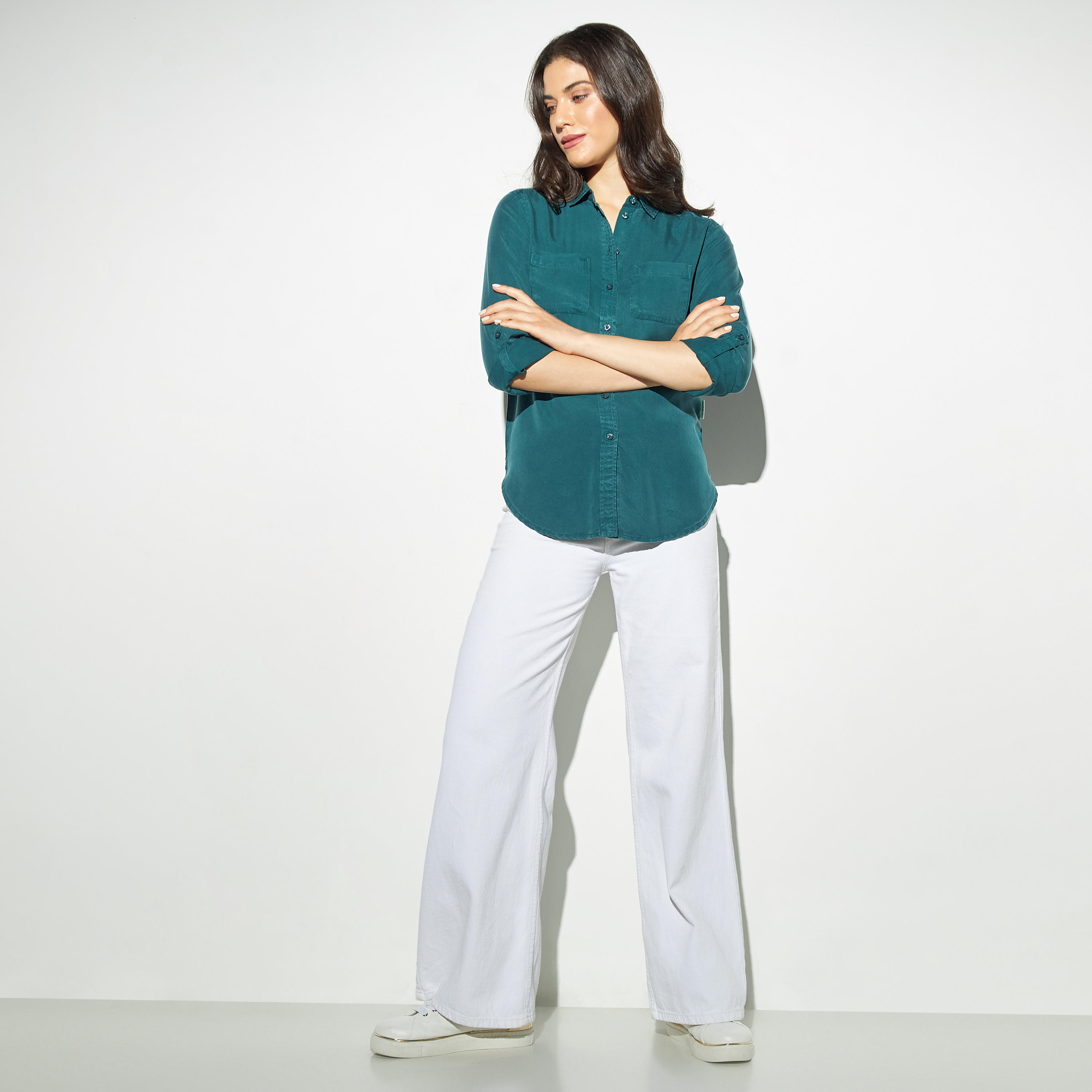 قميص تينسيل سادة بجيوب وأكمام مثنية للأعلى-women-clothing-shirtsandblouses-shirts-image-2