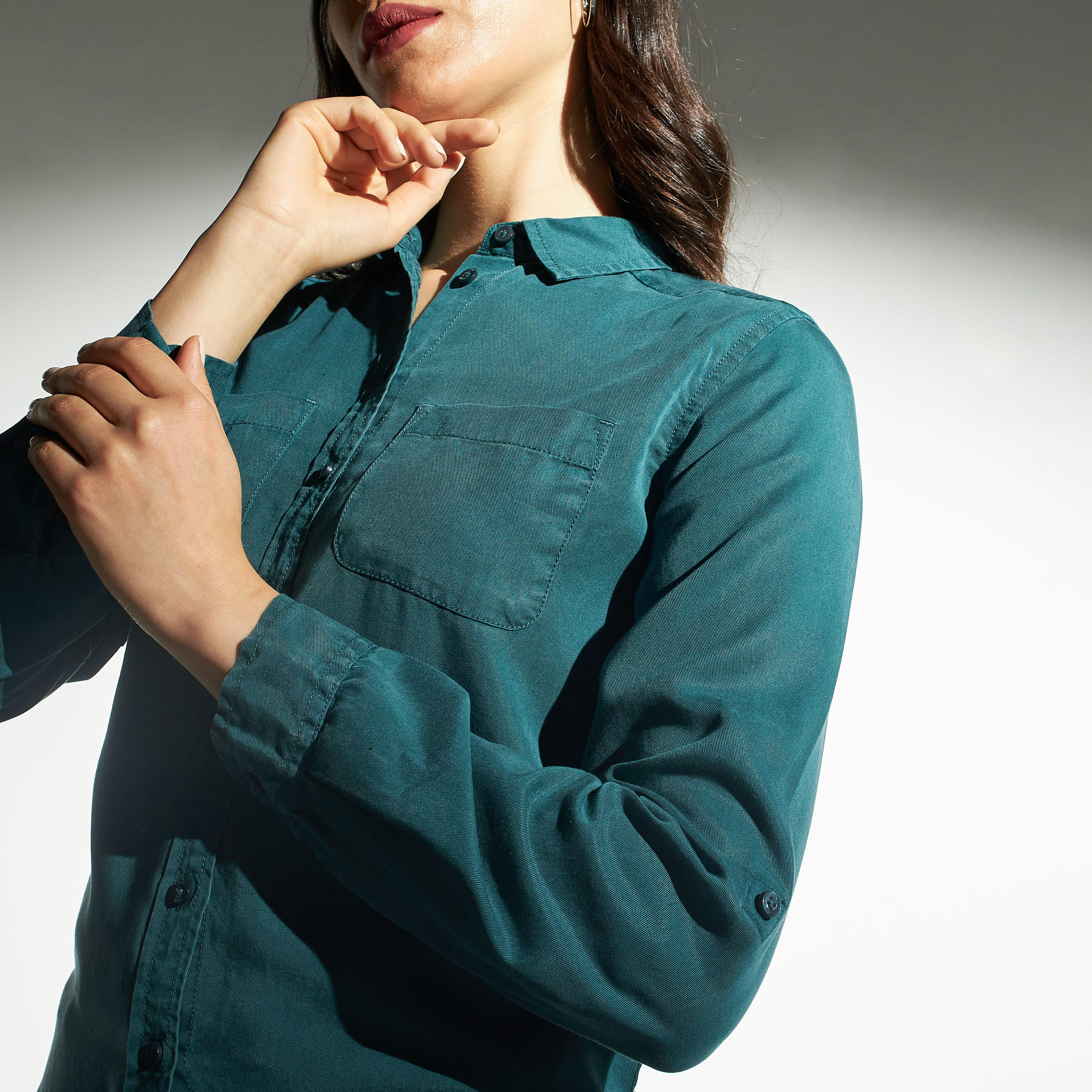 قميص تينسيل سادة بجيوب وأكمام مثنية للأعلى-women-clothing-shirtsandblouses-shirts-image-4