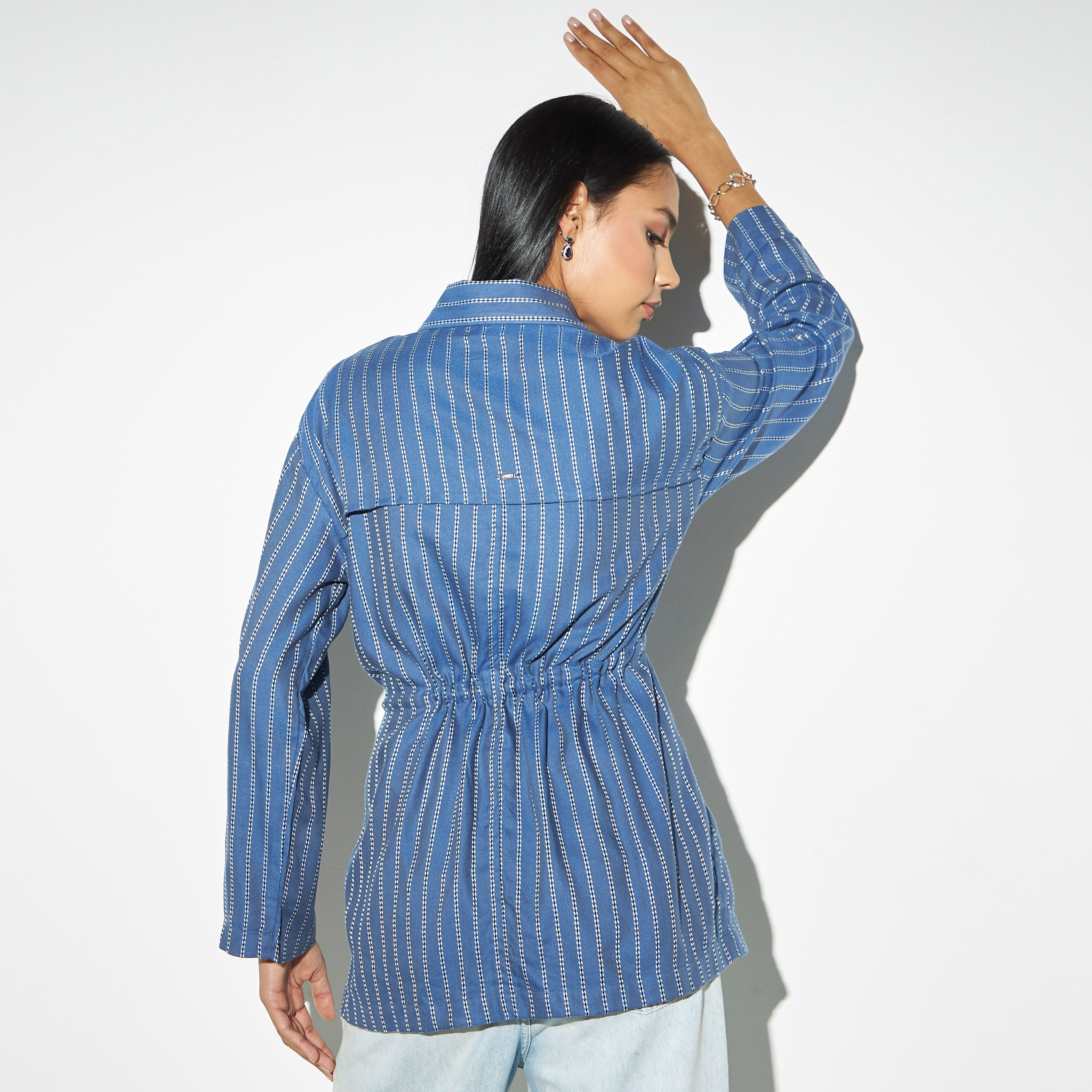 جاكيت تينسيل مخطط برباط إغلاق وأكمام مثنية لأعلى-women-winterwear-coatsandjackets-jackets-image-3