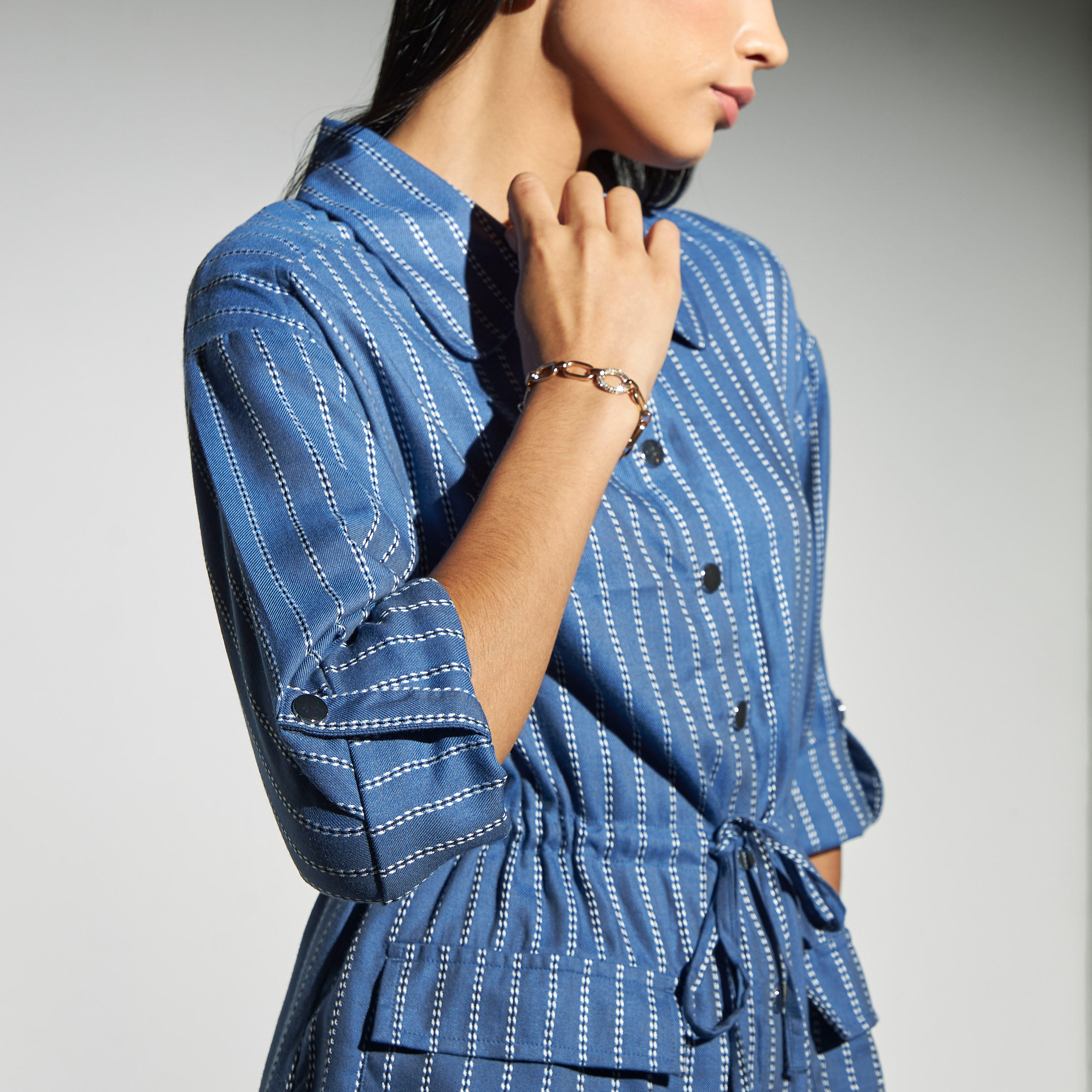 جاكيت تينسيل مخطط برباط إغلاق وأكمام مثنية لأعلى-women-winterwear-coatsandjackets-jackets-image-4