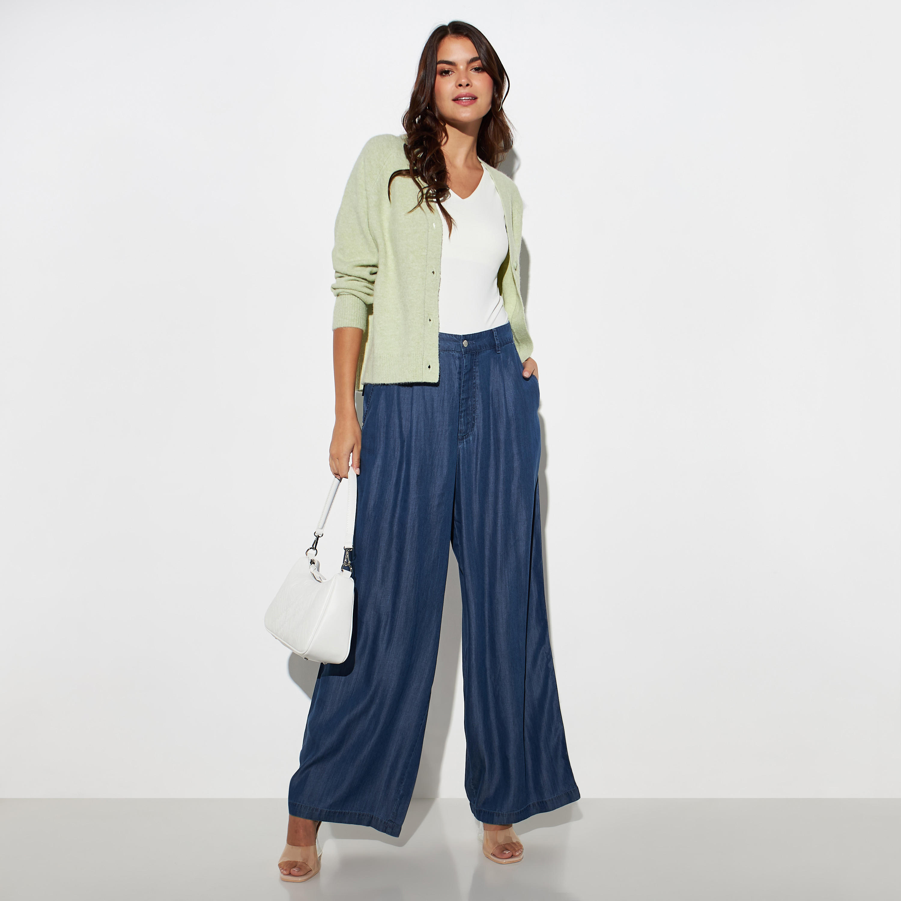 Solid Wide Leg Jeans with Button Closure and Pockets-women-clothing-bottoms-jeans-image-2