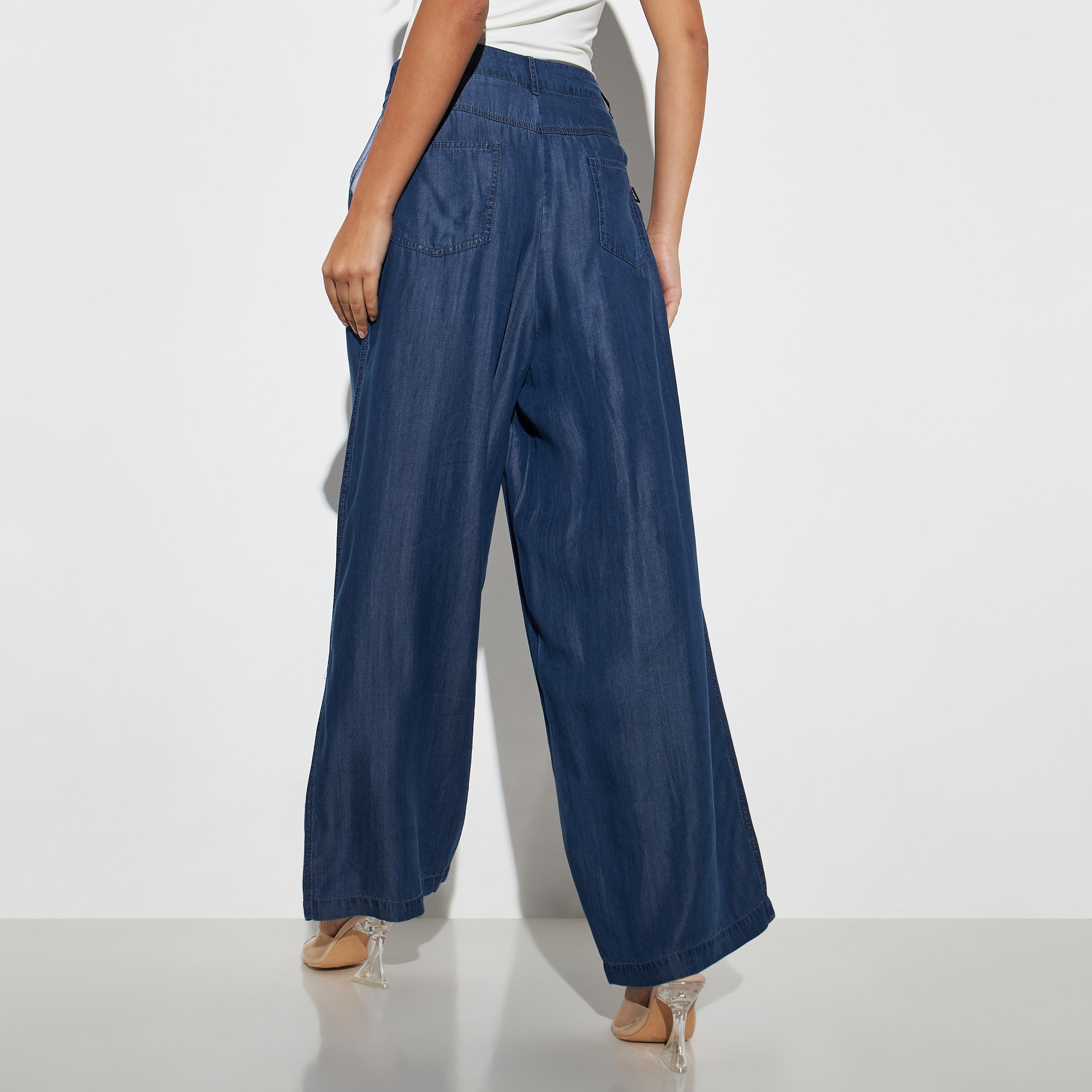 Solid Wide Leg Jeans with Button Closure and Pockets-women-clothing-bottoms-jeans-image-3