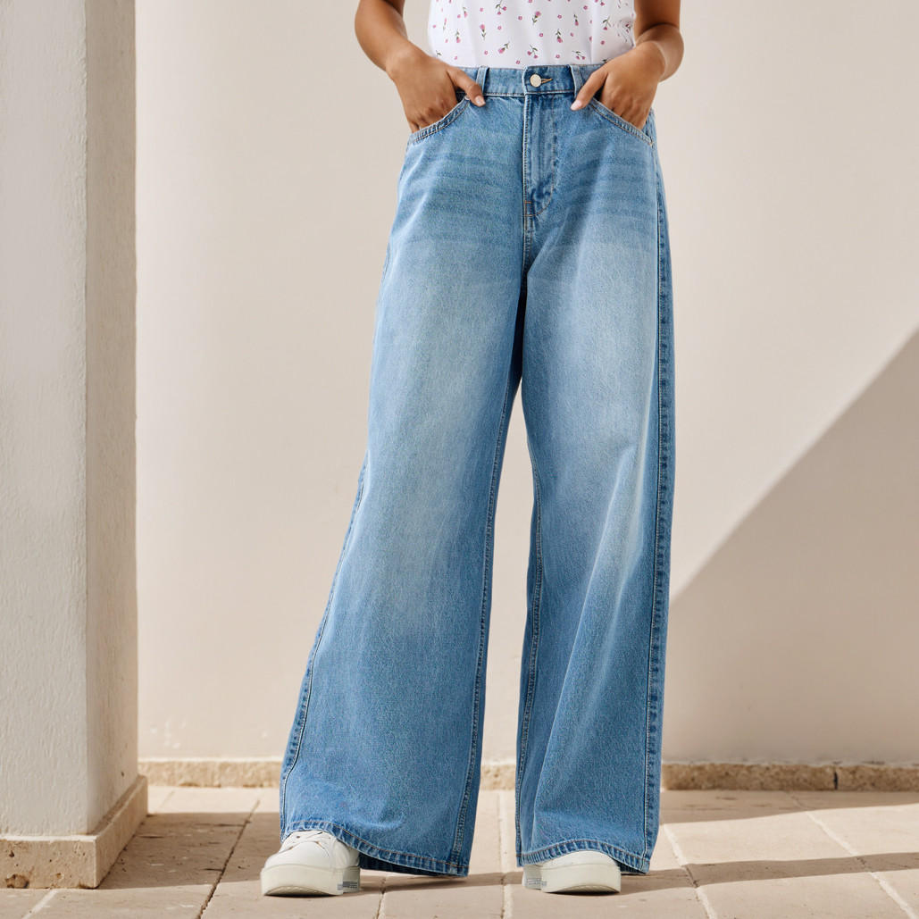 Ultra Wide Leg Jeans with Pockets-women-clothing-bottoms-jeans-image-1