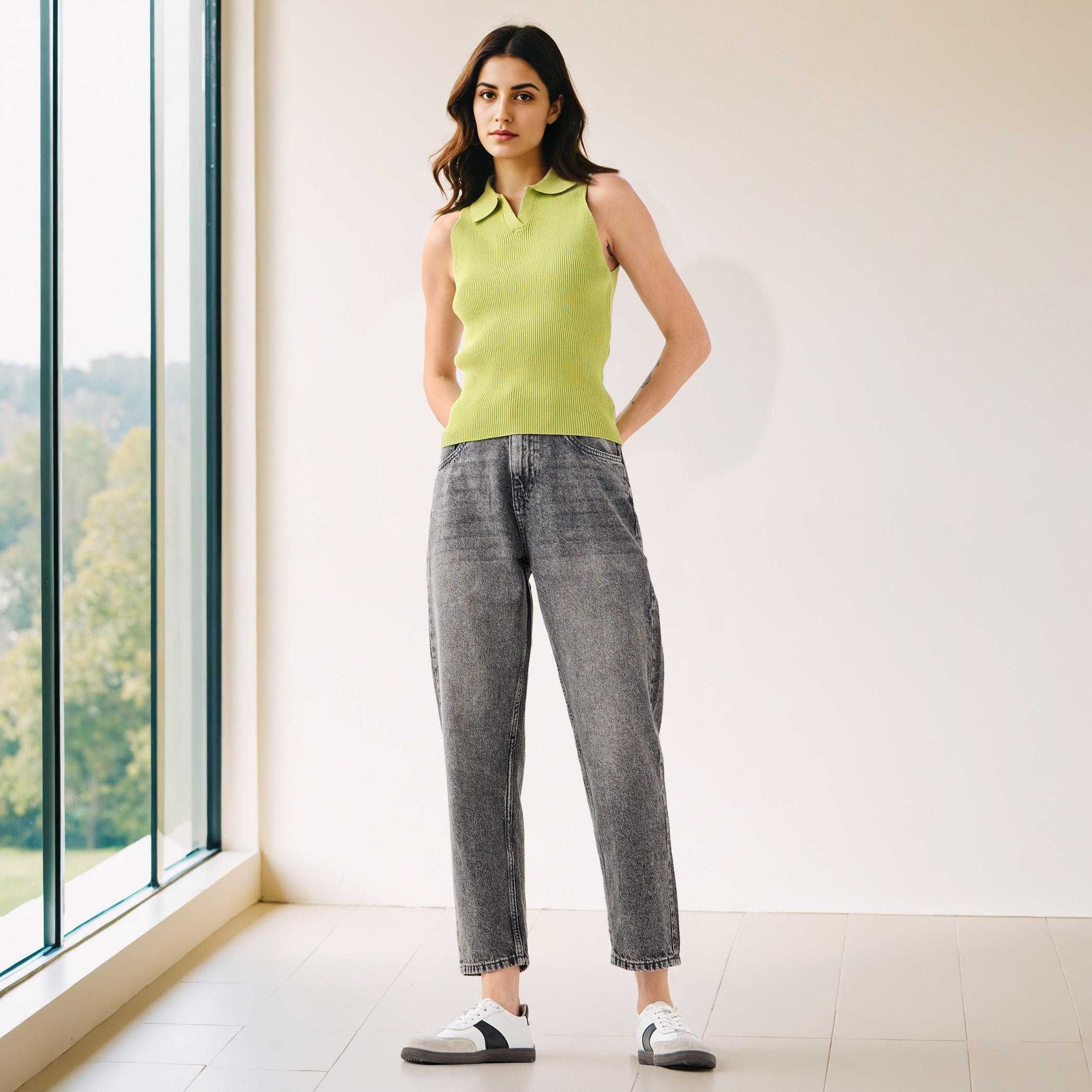بنطلون جينز بقصة موم وخصر عالي مع جيوب-women-clothing-bottoms-jeans-image-2
