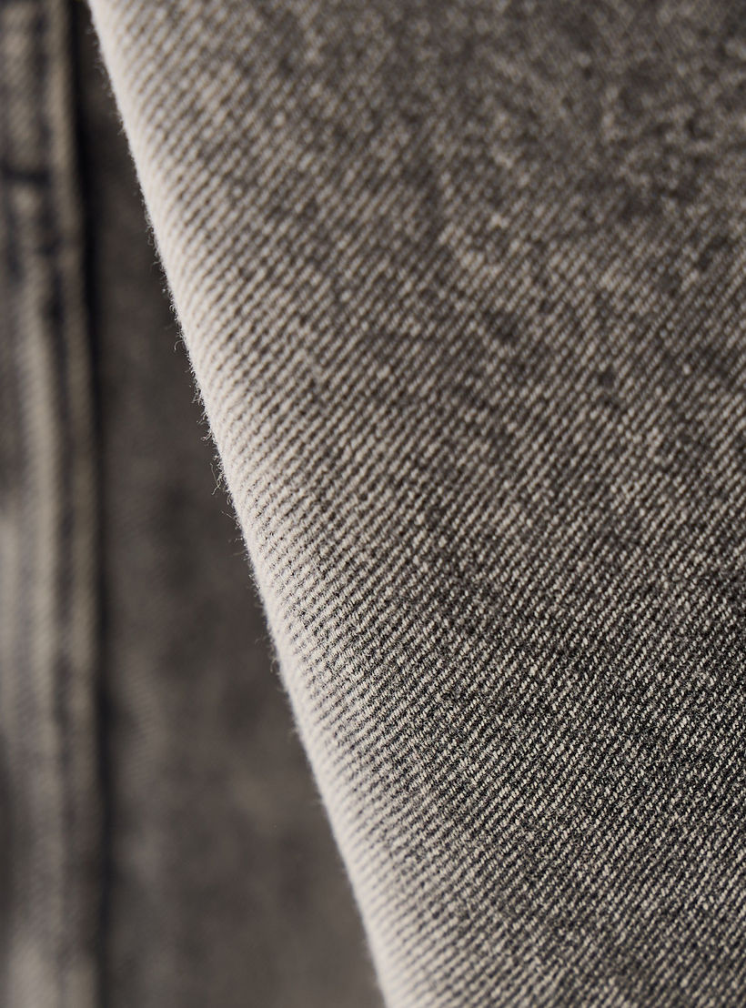 بنطلون جينز بقصة موم وخصر عالي مع جيوب-women-clothing-bottoms-jeans-image-5