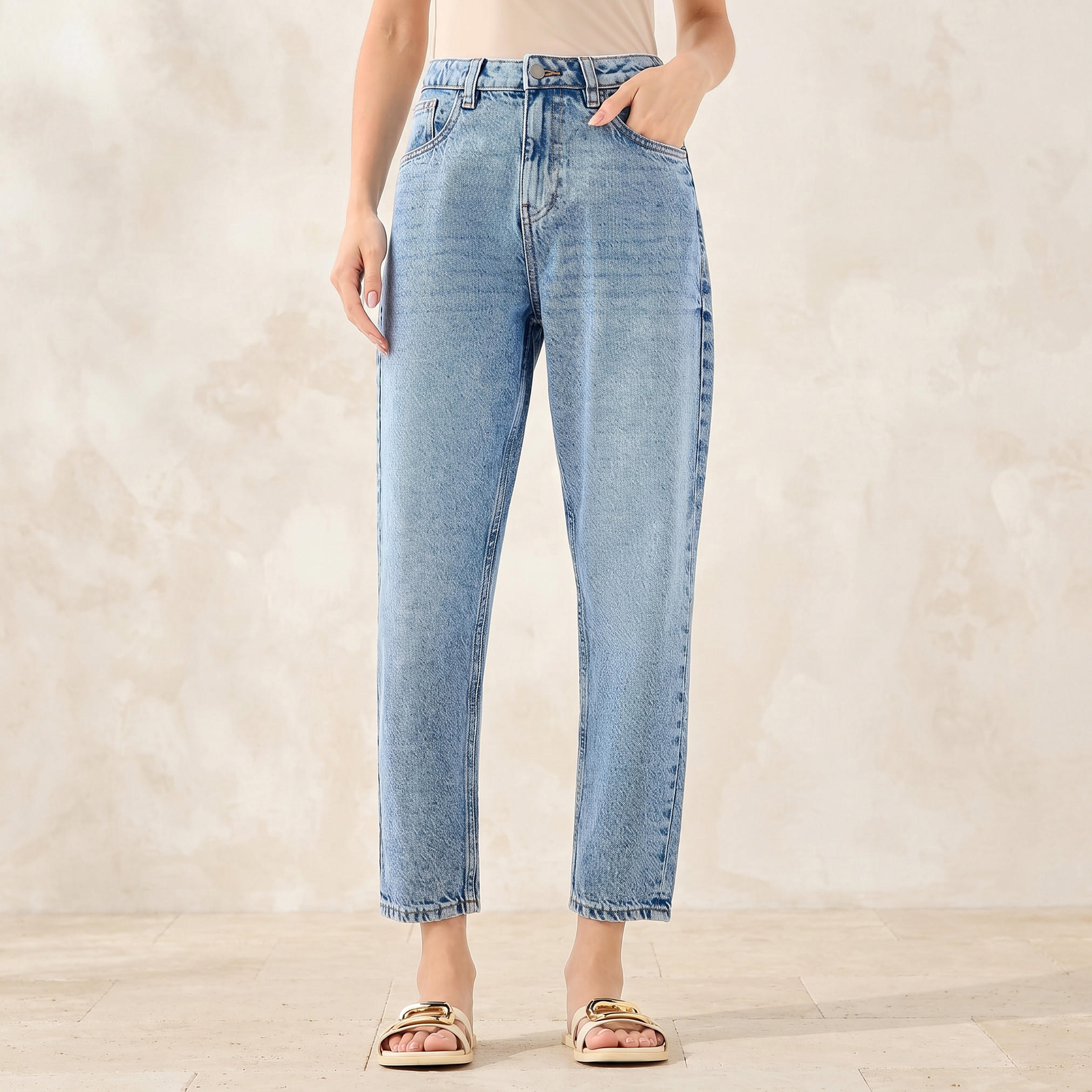بنطلون جينز بقصة موم وخصر عالي مع جيوب-women-clothing-bottoms-jeans-image-1