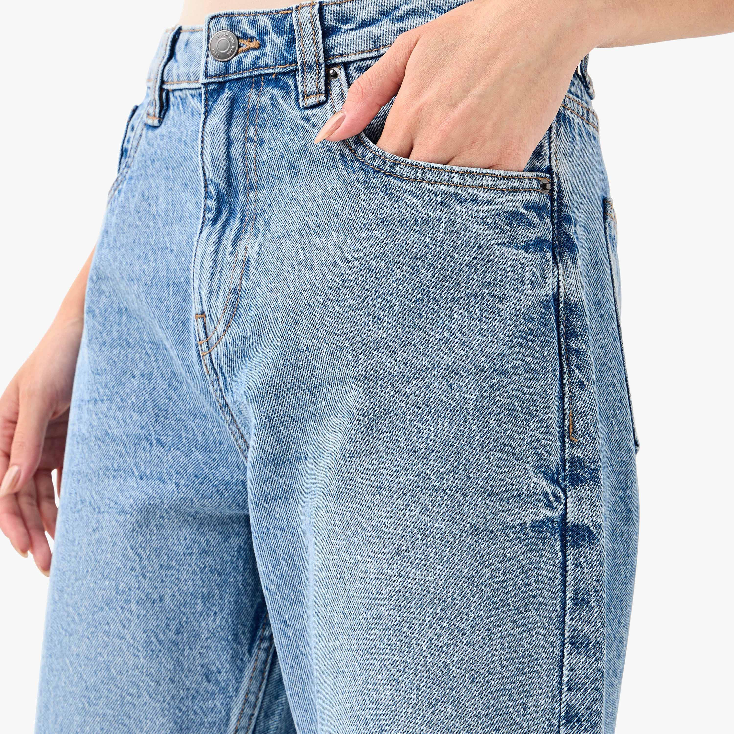 بنطلون جينز بقصة موم وخصر عالي مع جيوب-women-clothing-bottoms-jeans-image-4