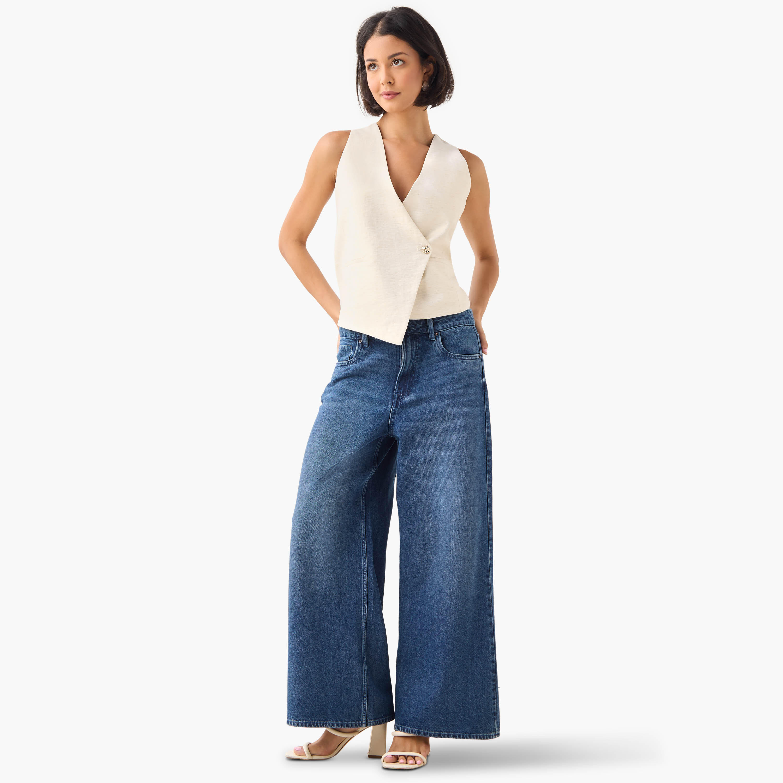 بنطلون جينز بقصة مستقيمة وخصر عالي-women-clothing-bottoms-jeans-image-2