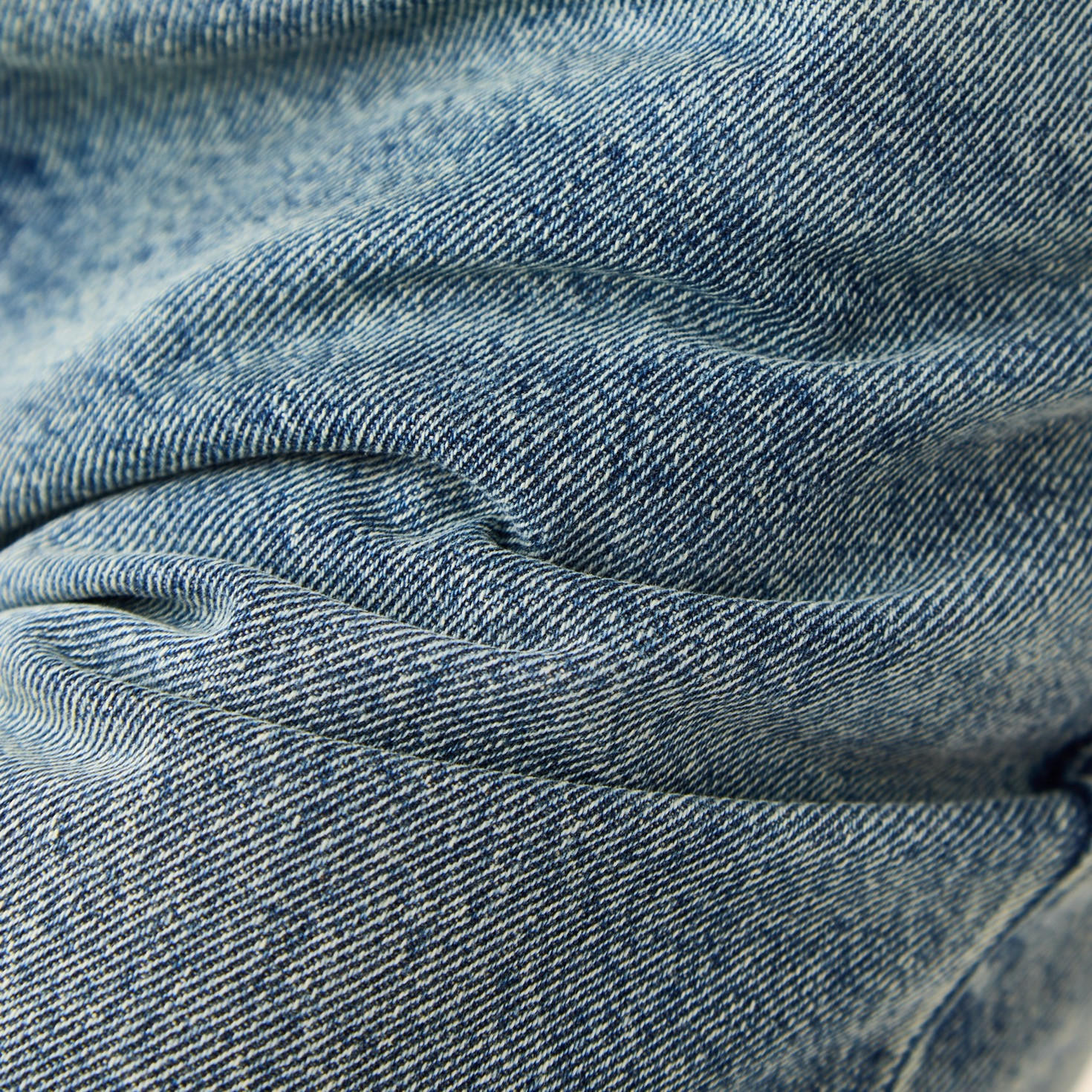 بنطلون جينز بقصة مستقيمة وخصر عالي-women-clothing-bottoms-jeans-image-1