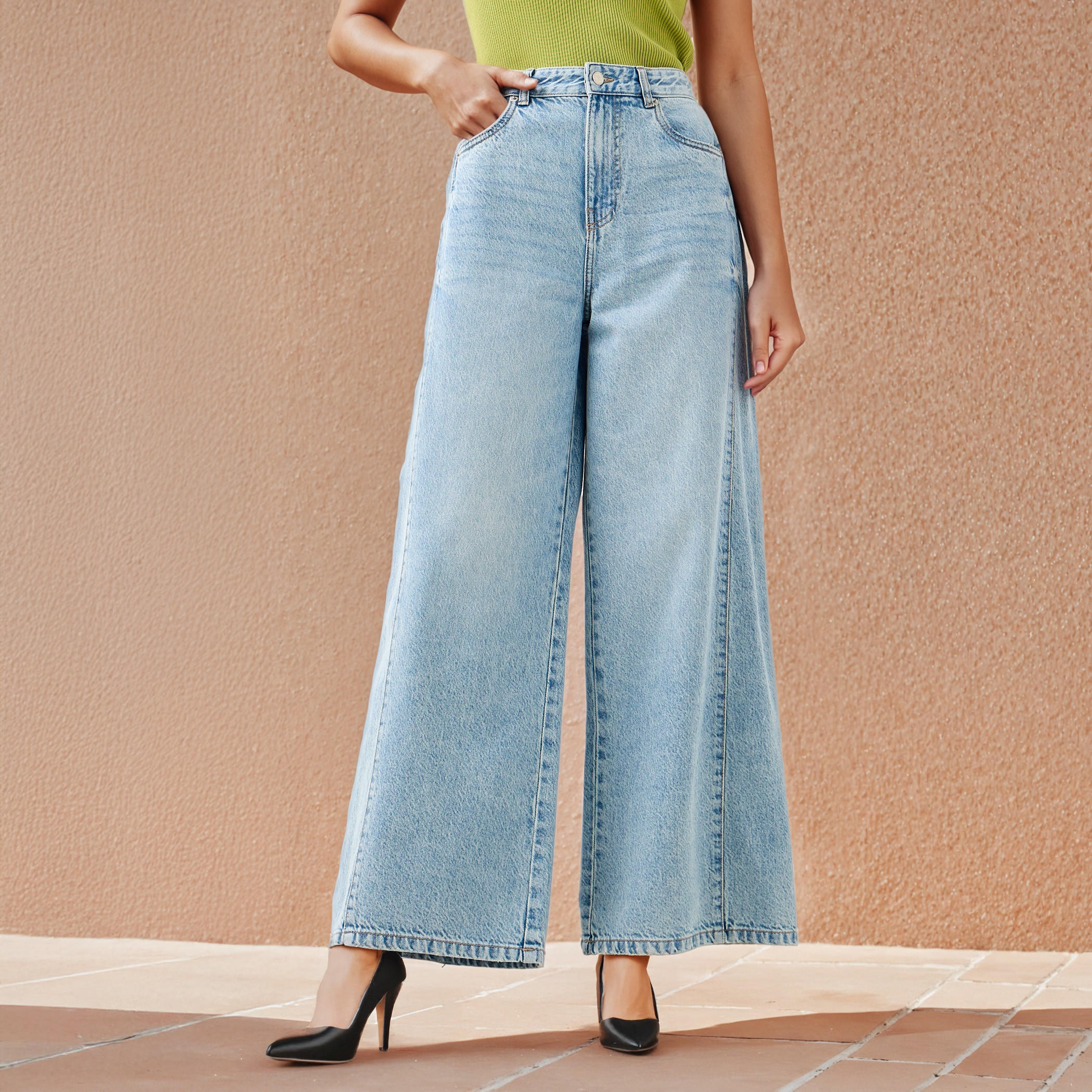 بنطلون جينز بقصة بالون ودرزات أمامية-women-clothing-bottoms-jeans-image-5