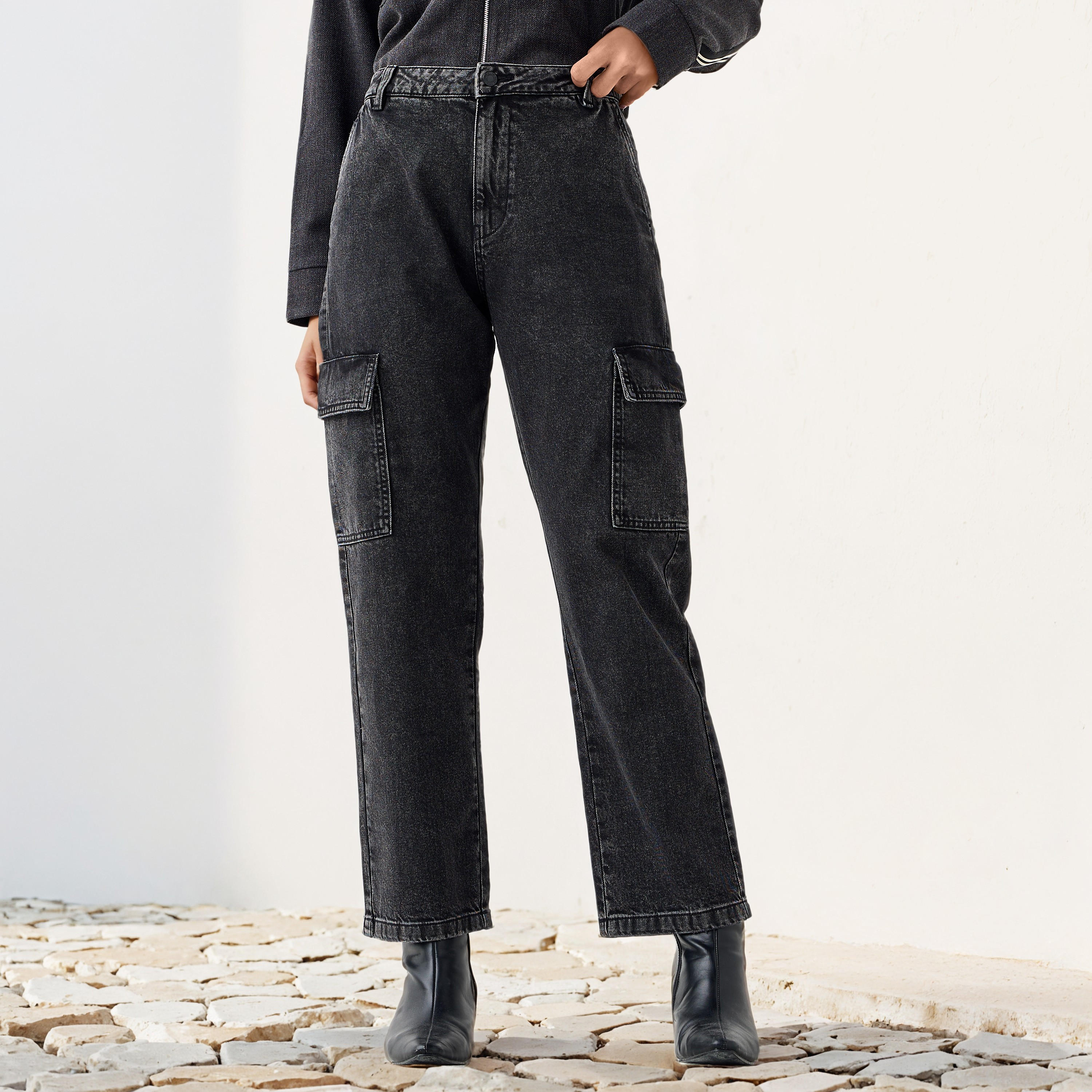 جينز قطني بقصة مستقيمة وجيوب-women-clothing-bottoms-jeans-image-1