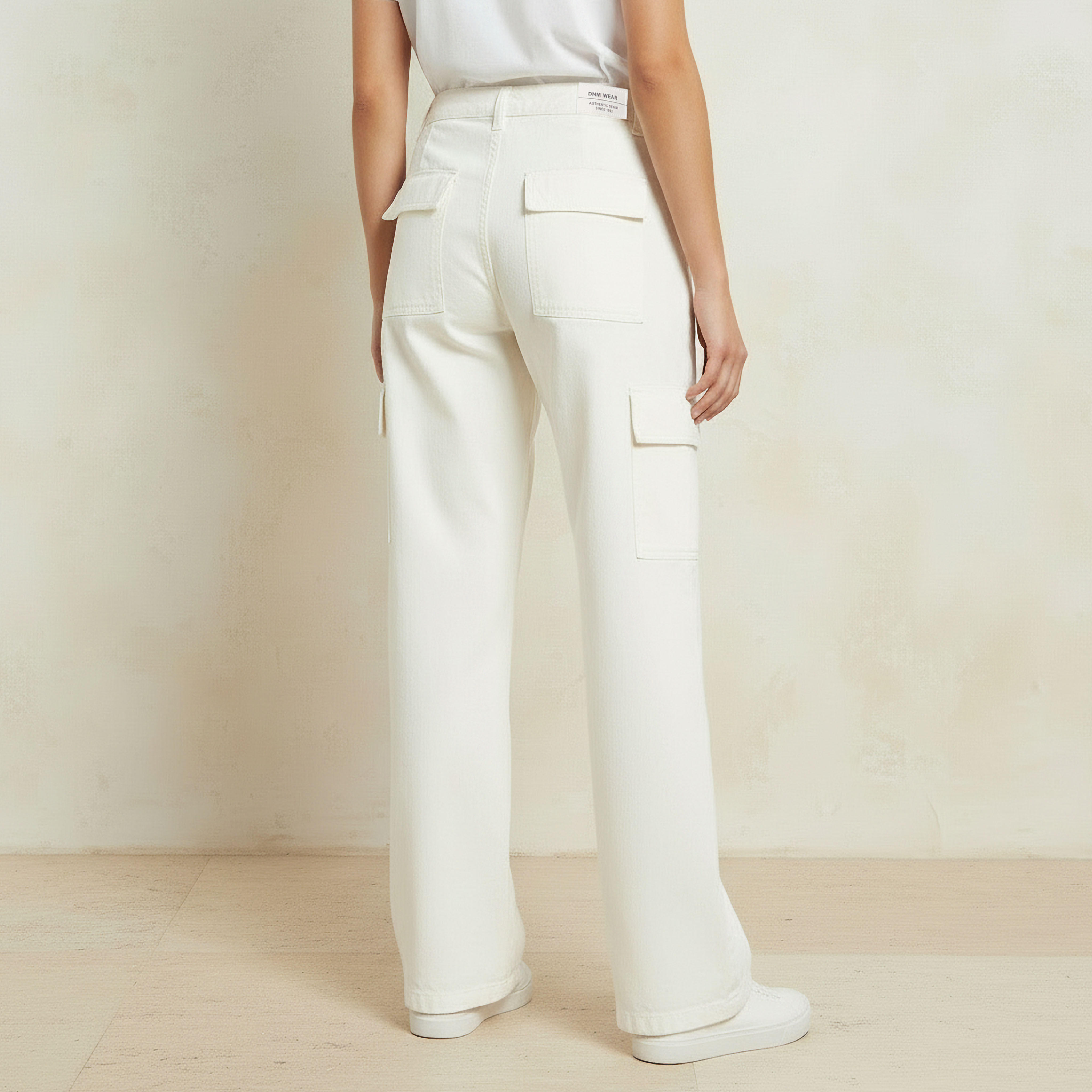 جينز قطني بقصة مستقيمة وجيوب-women-clothing-bottoms-jeans-image-4