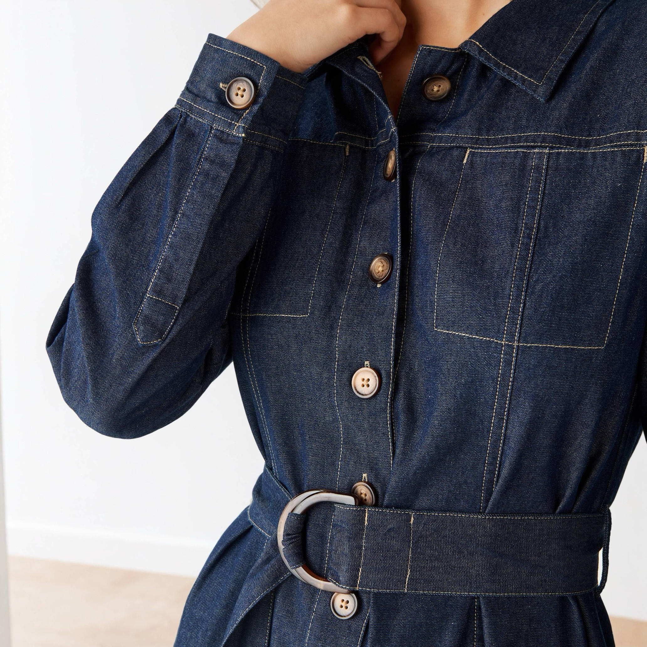 فستان قميص دينم بأكمام طويلة وحزام-women-clothing-dresses-image-5