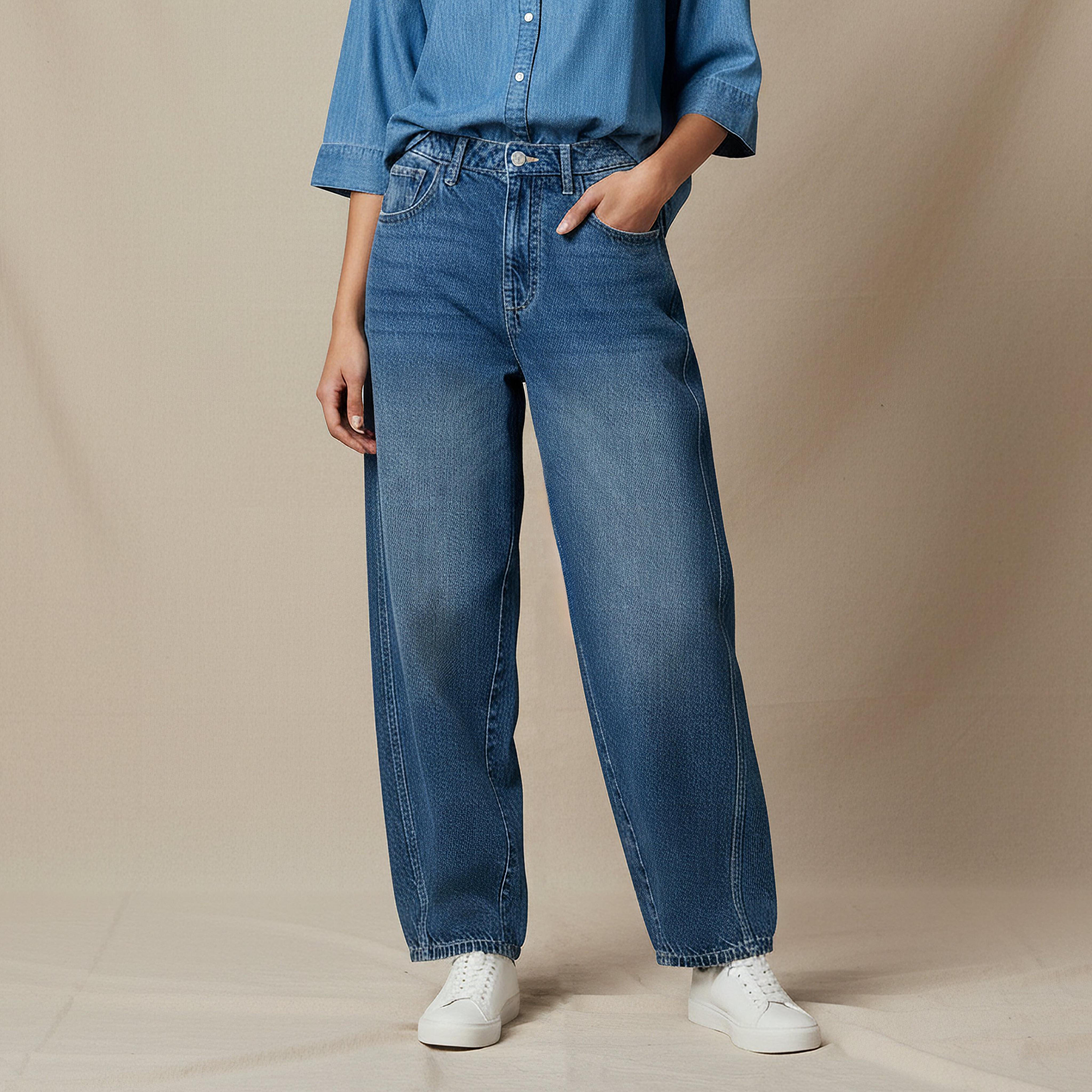 جينز بقصة مريحة وخصر متوسط-women-clothing-bottoms-jeans-image-1