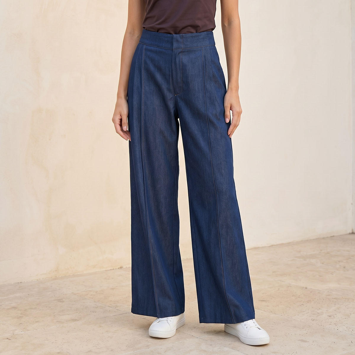 بنطلون جينز دينم واسع الساقين بخصر مرن وتفاصيل كسرات من سبلاش-women-clothing-bottoms-jeans-image-1