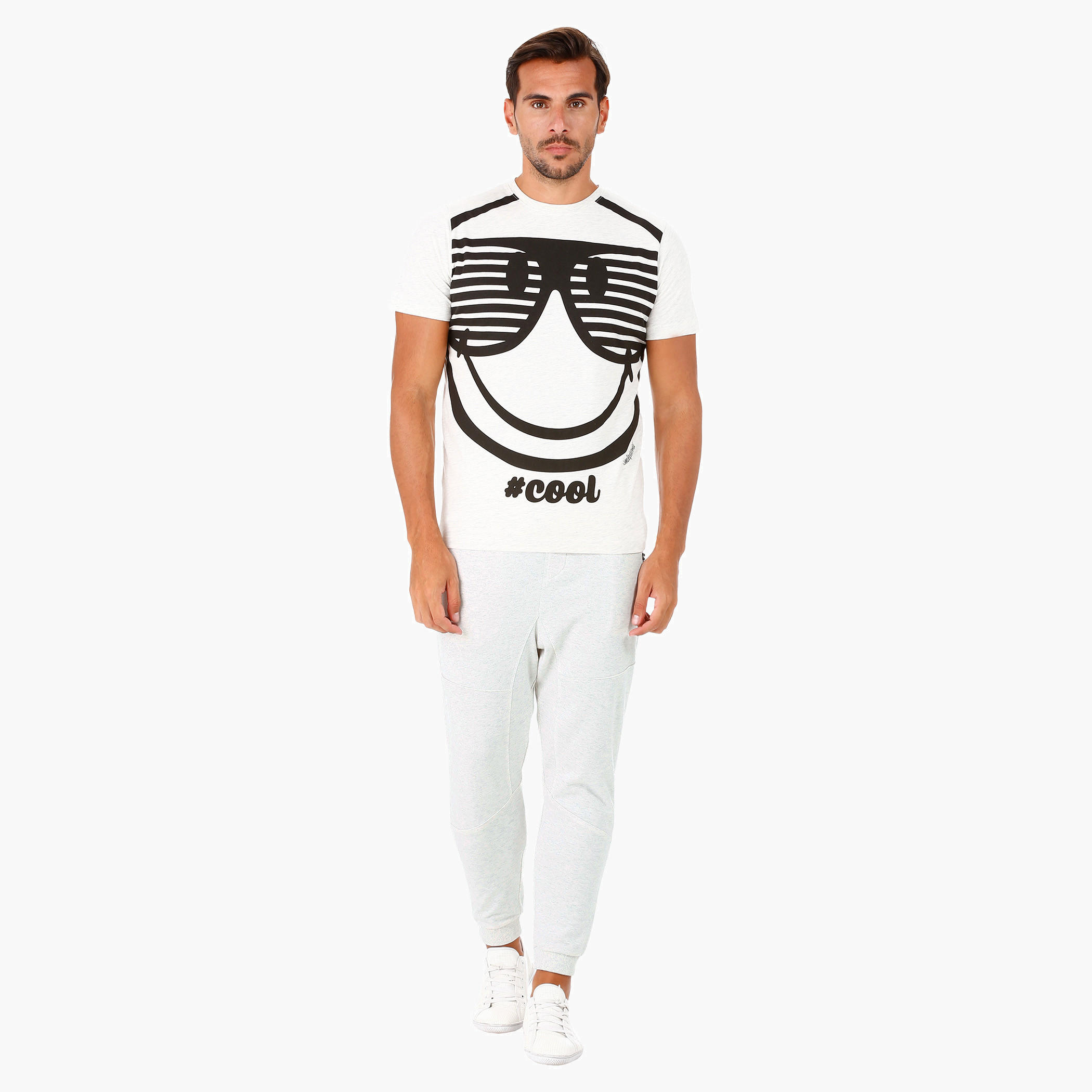 Jogger Trousers with Zipper Pocket details in Regular Fit-men-clothing-bottoms-joggers-image-15