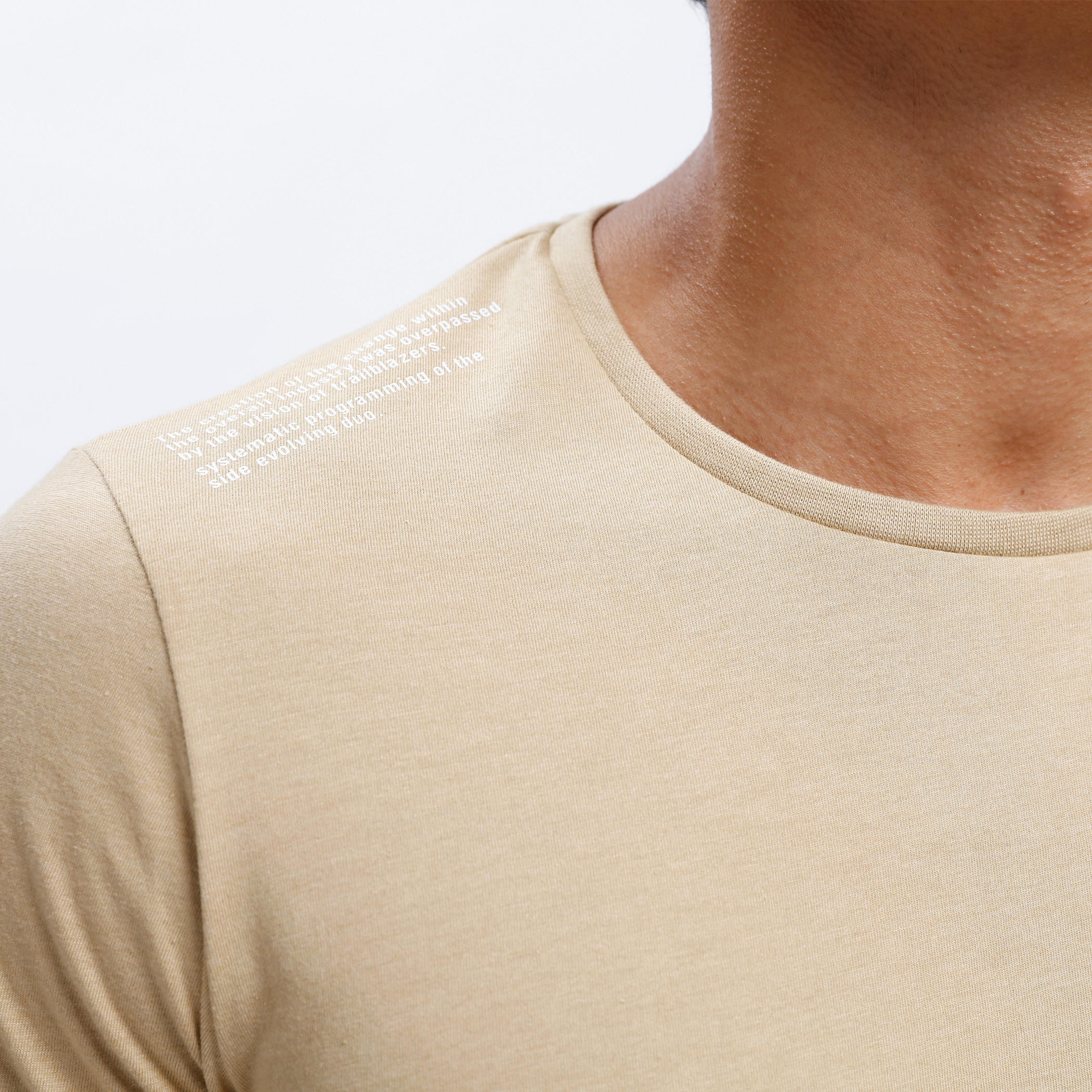 Crew Neck T-Shirt with Short Sleeves and Panel Contrast on Hem-men-clothing-tshirtsandpolos-tshirts-image-4
