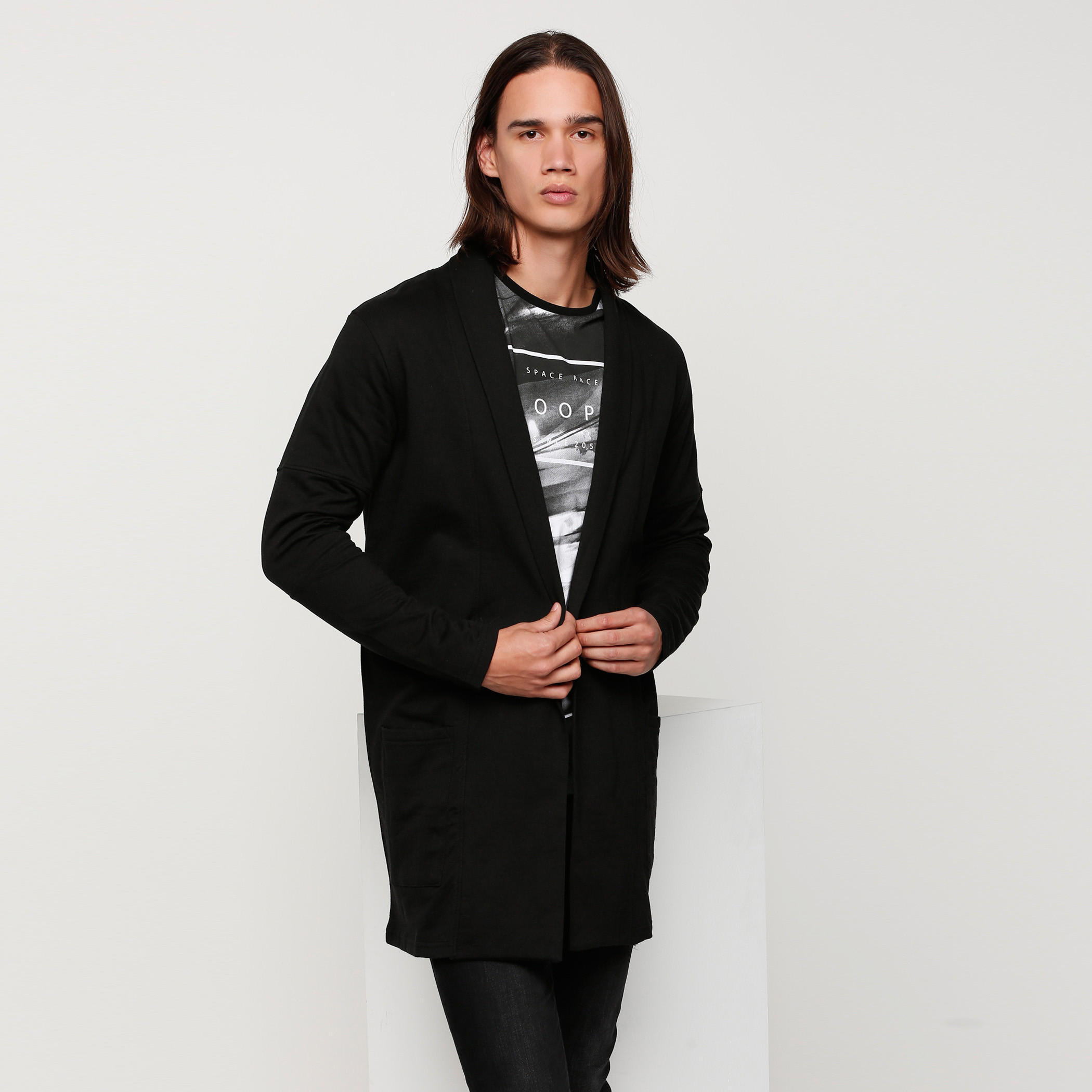 بلوزة مزيّنة بياقة طويلة وأكمام-men-clothing-sweatersandpullovers-image-1