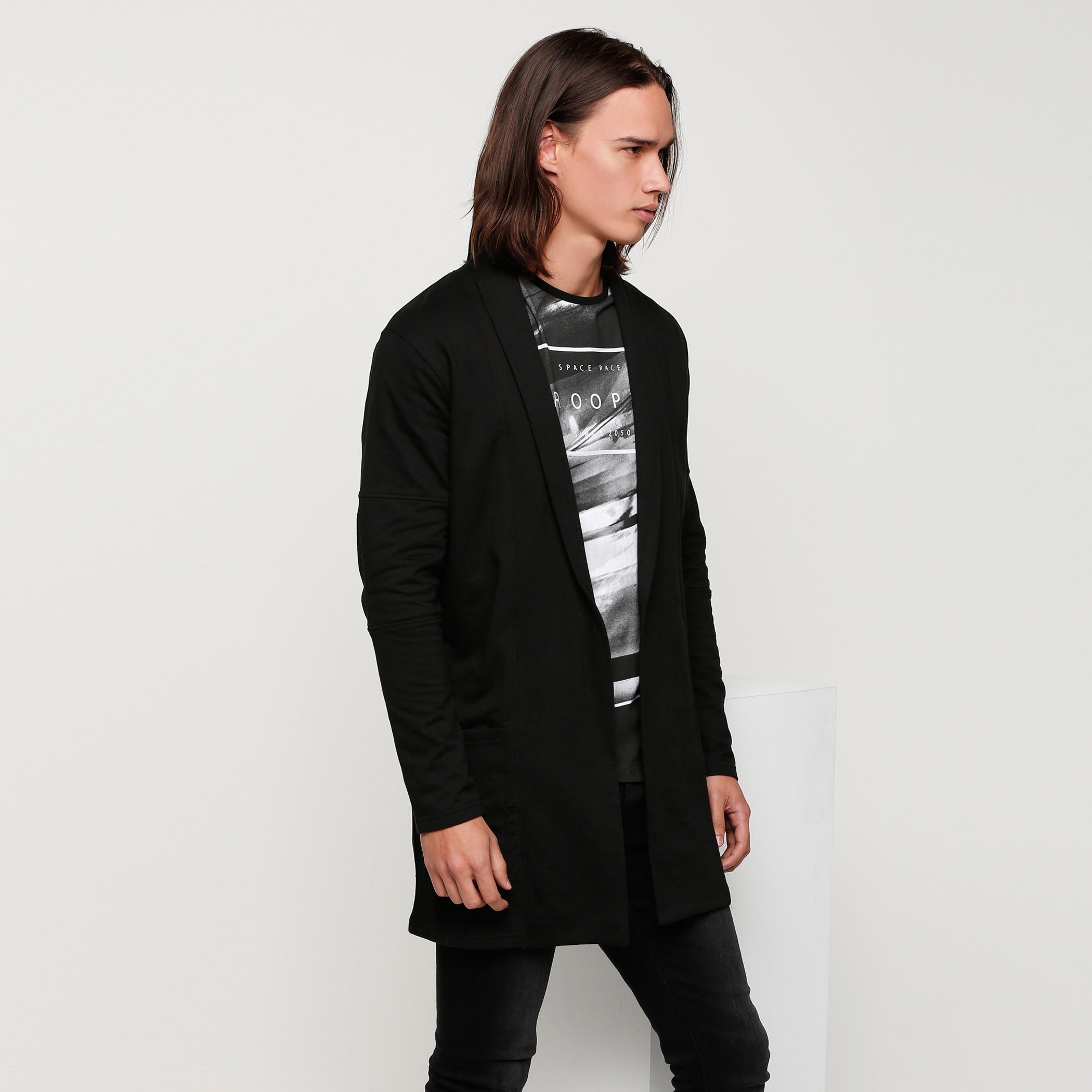 بلوزة مزيّنة بياقة طويلة وأكمام-men-clothing-sweatersandpullovers-image-3