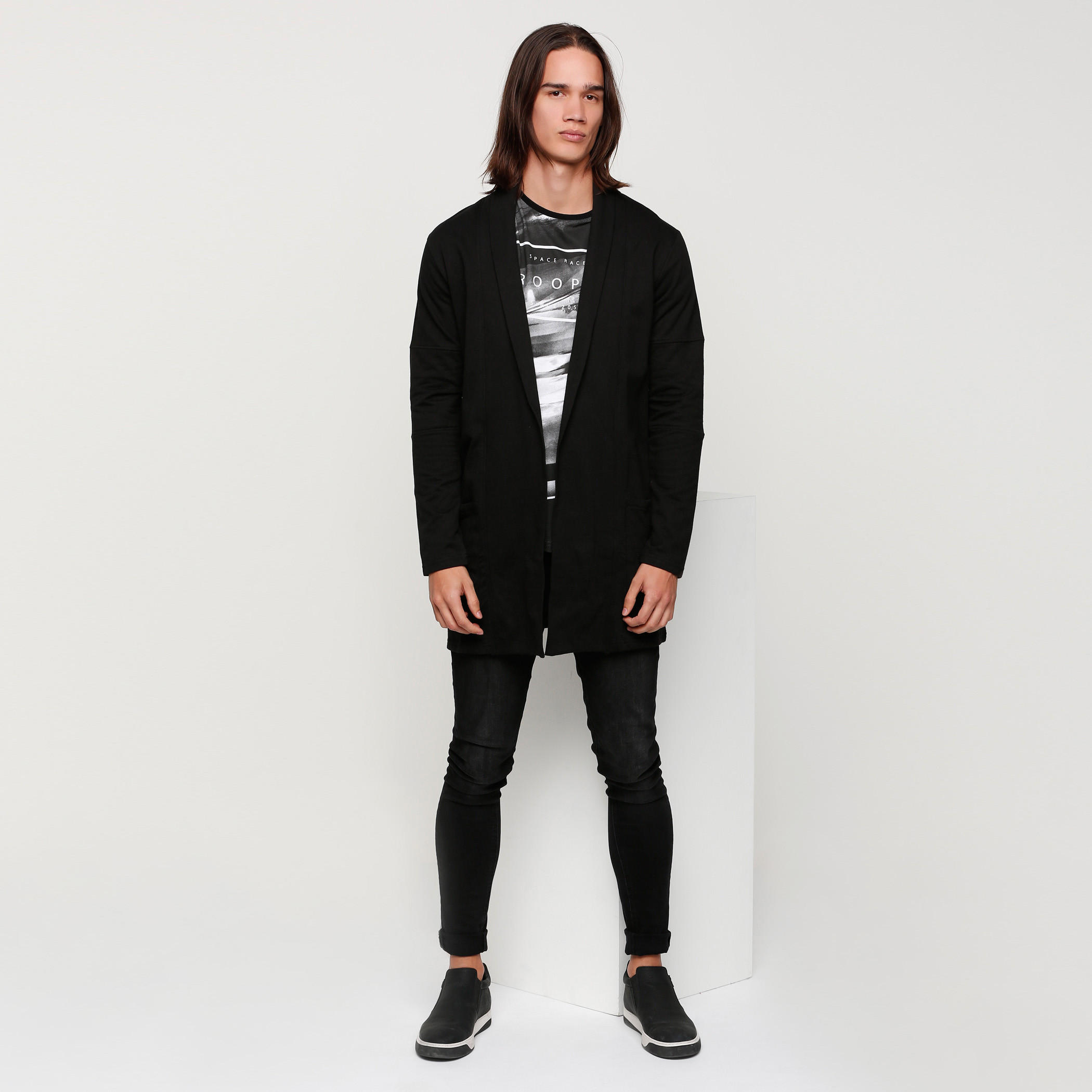 بلوزة مزيّنة بياقة طويلة وأكمام-men-clothing-sweatersandpullovers-image-5