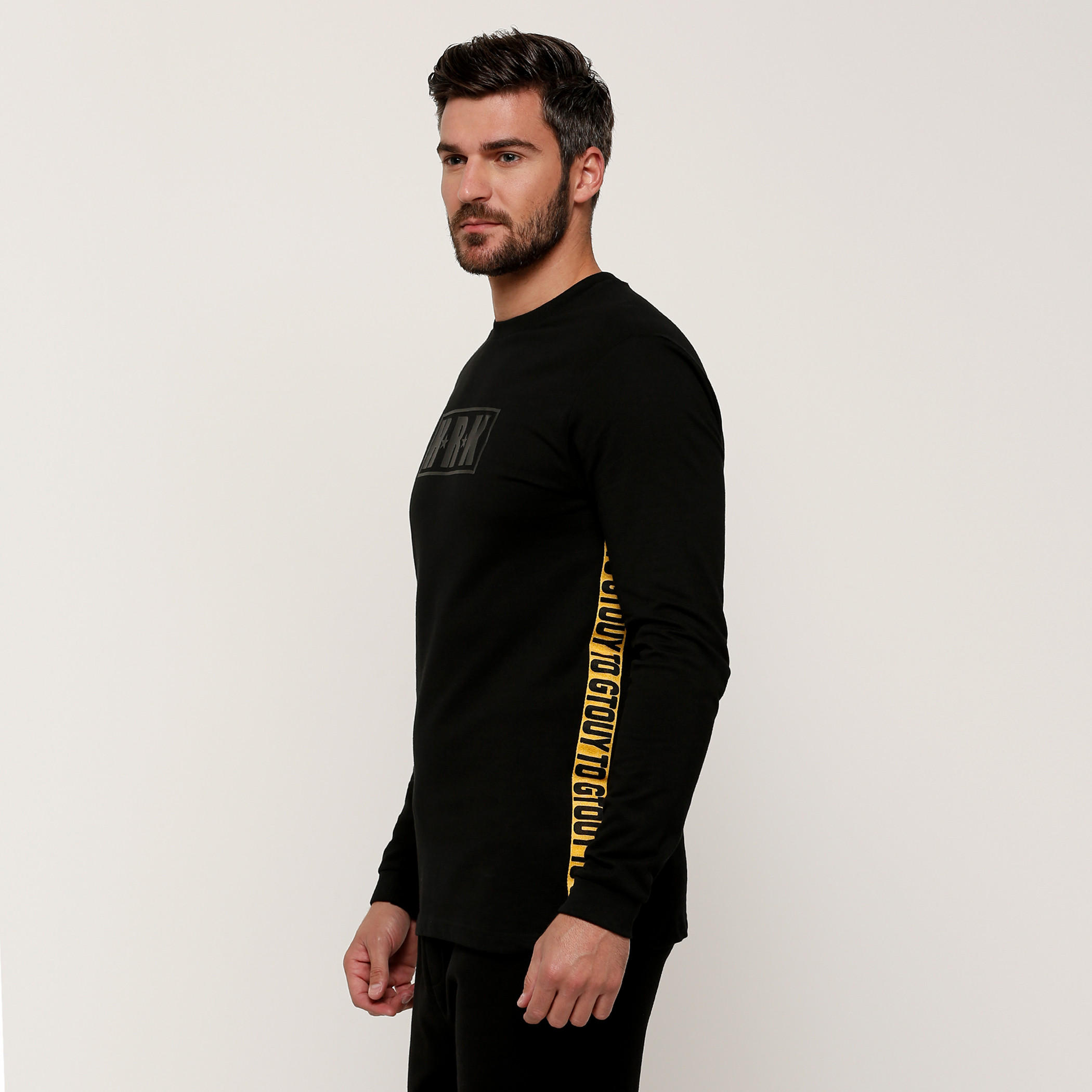 تيشيرت بياقة مستديرة وأكمام طويلة مع طبعات-men-clothing-sweatersandpullovers-image-3