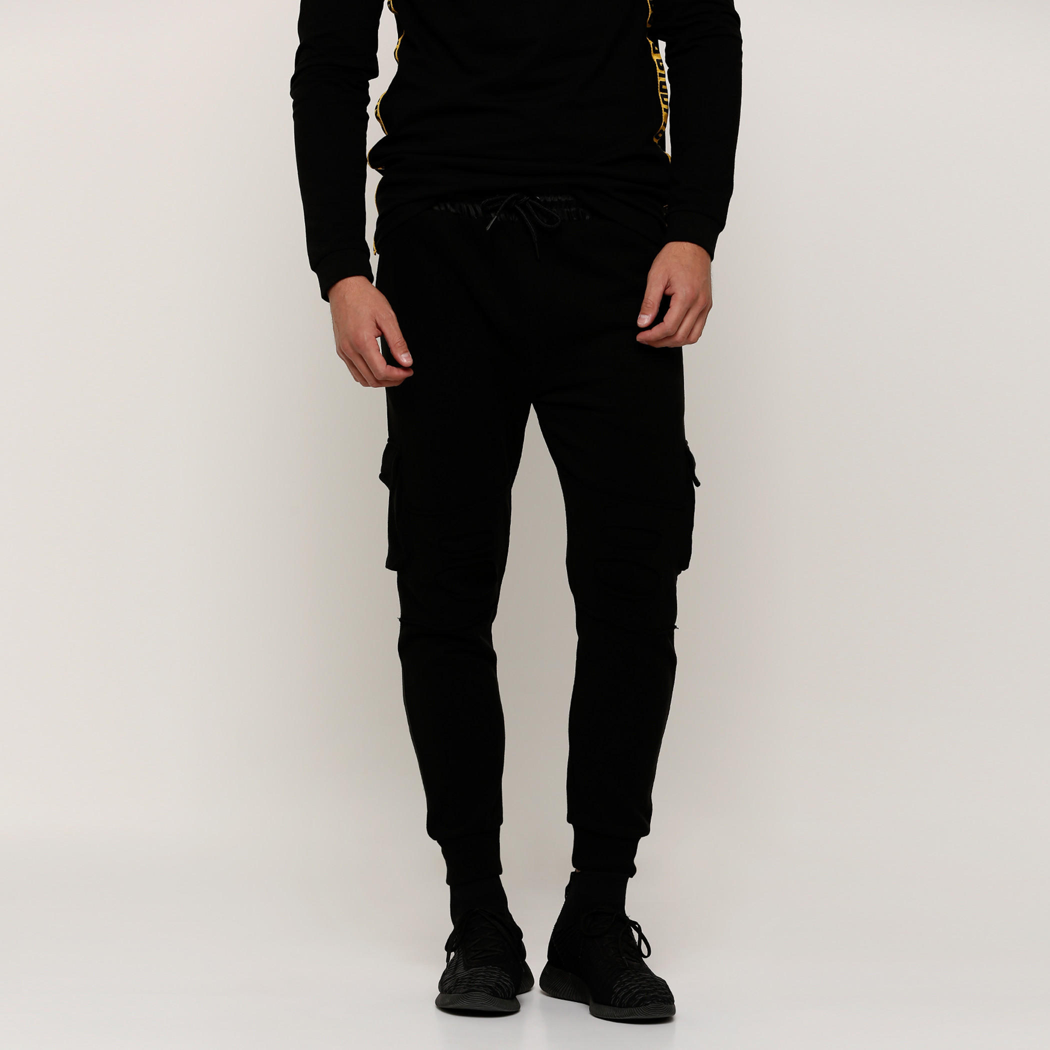 بنطال رياضي طويل بخصر مطّاطي-men-clothing-bottoms-joggers-image-1