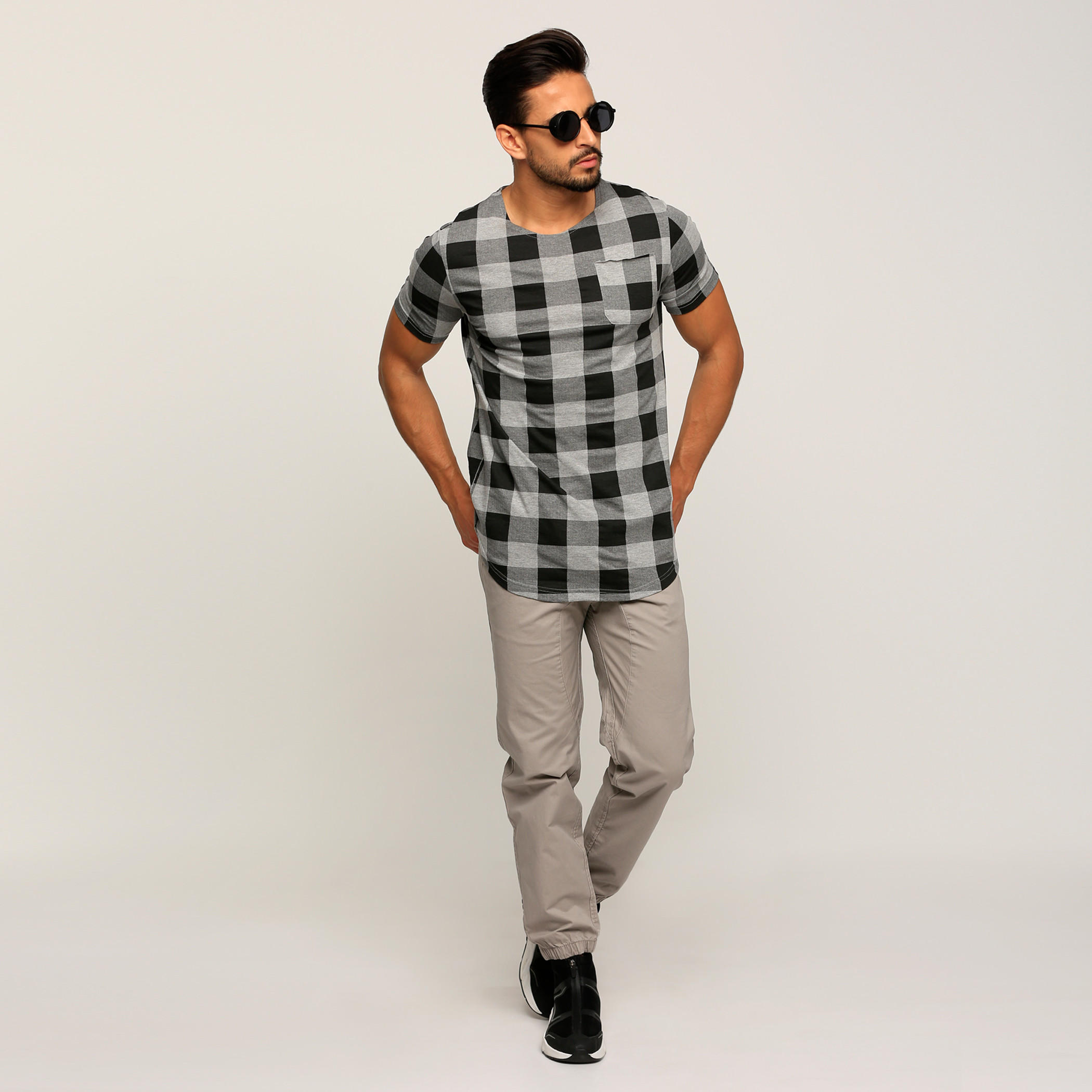 تيشيرت كاروهات بياقة مستديرة وأكمام قصيرة-men-clothing-tshirtsandpolos-tshirts-image-5