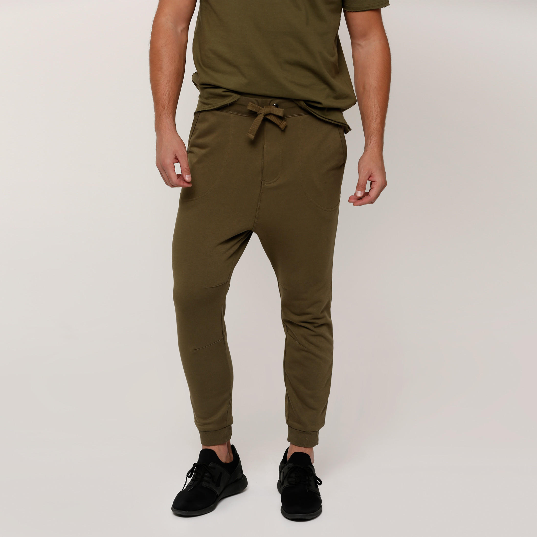 بنطال رياضي طويل بخصر مطّاطي-men-clothing-bottoms-joggers-image-1