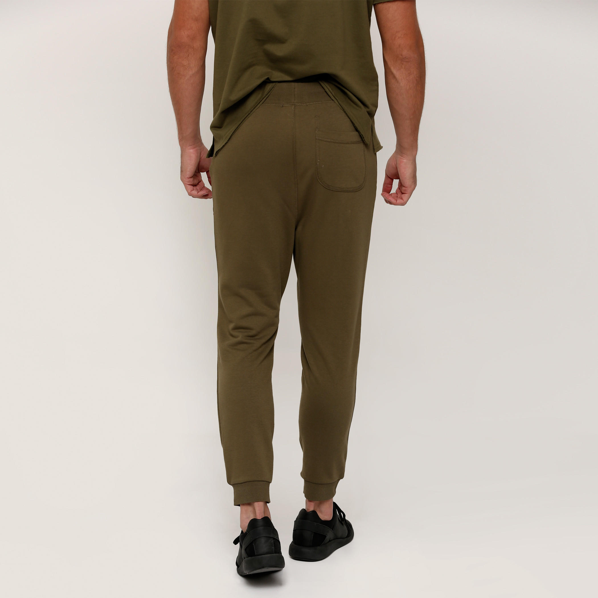 بنطال رياضي طويل بخصر مطّاطي-men-clothing-bottoms-joggers-image-2