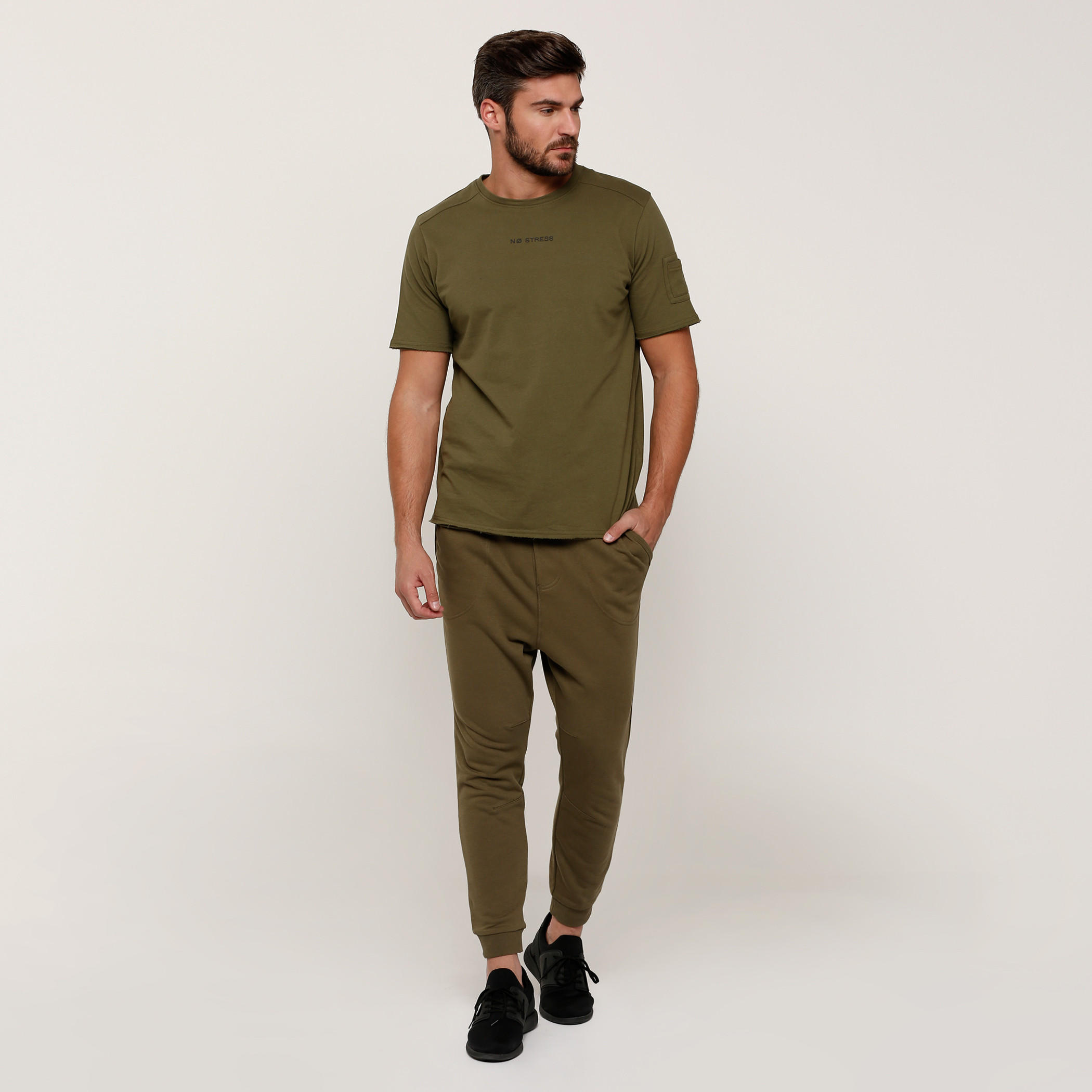بنطال رياضي طويل بخصر مطّاطي-men-clothing-bottoms-joggers-image-5