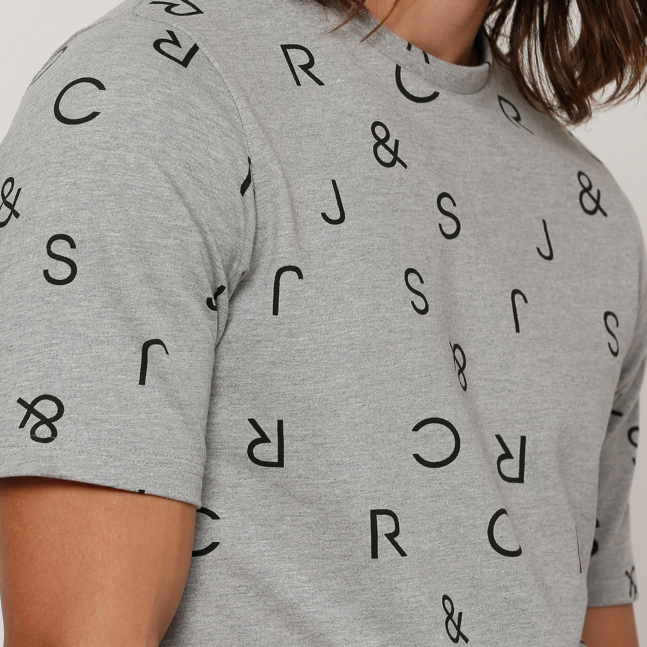 تيشيرت بياقة ضيّقة وأكمام قصيرة وطبعات-men-clothing-tshirtsandpolos-tshirts-image-2