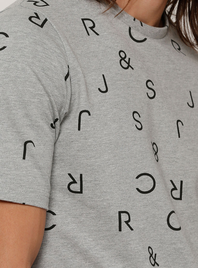 تيشيرت بياقة ضيّقة وأكمام قصيرة وطبعات-men-clothing-tshirtsandpolos-tshirts-image-2
