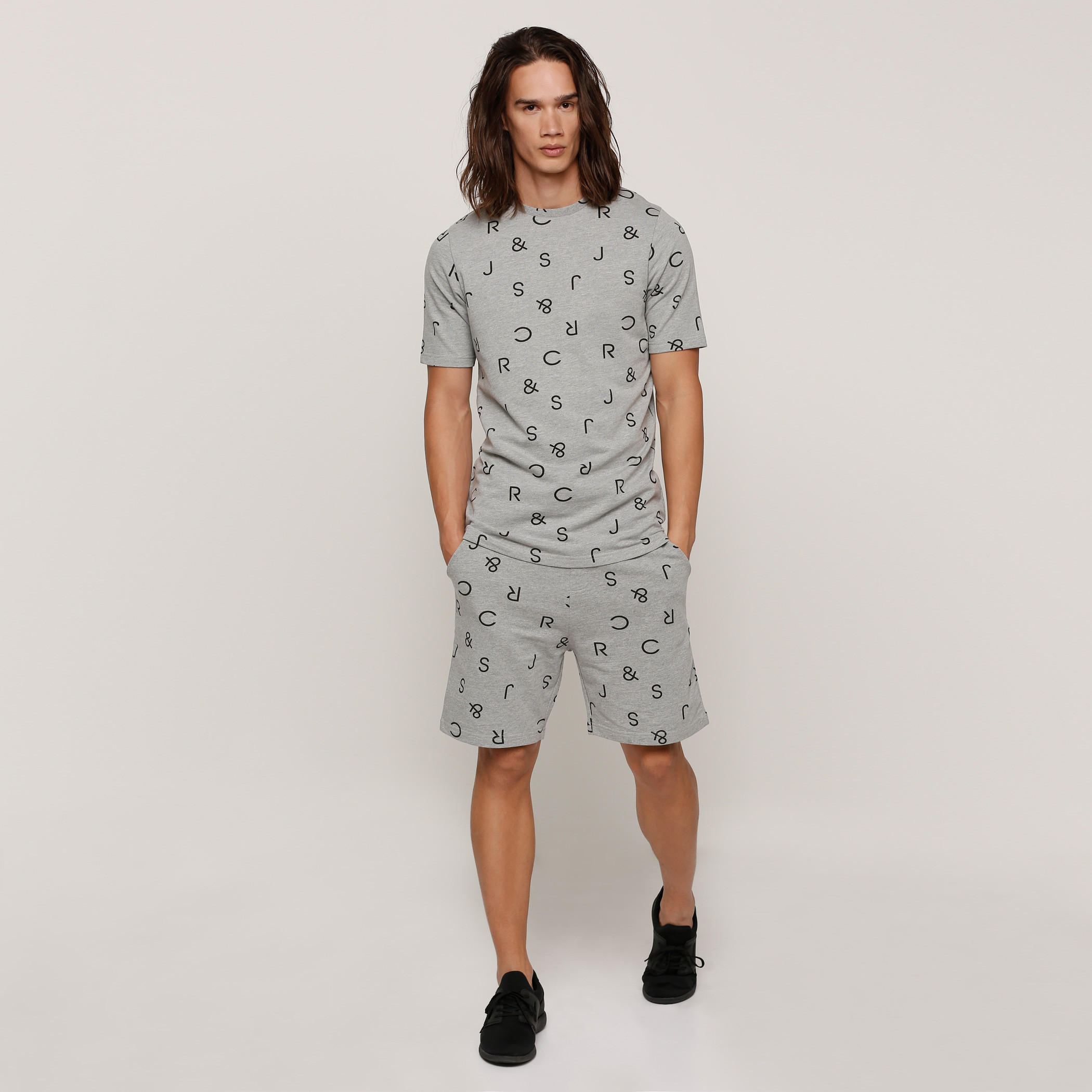 تيشيرت بياقة ضيّقة وأكمام قصيرة وطبعات-men-clothing-tshirtsandpolos-tshirts-image-1