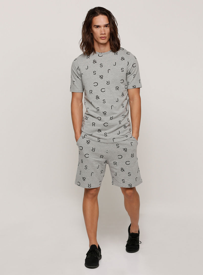 تيشيرت بياقة ضيّقة وأكمام قصيرة وطبعات-men-clothing-tshirtsandpolos-tshirts-image-1