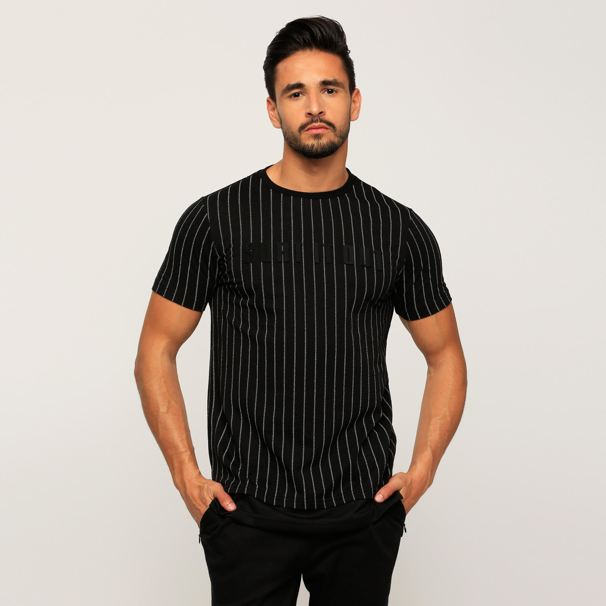 تيشيرت مقلّم بياقة ضيقة وأكمام قصيرة-men-clothing-tshirtsandpolos-tshirts-image-1