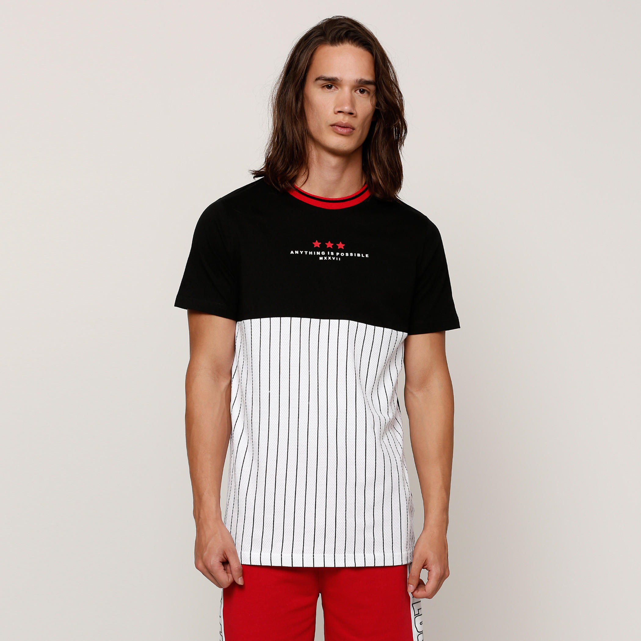 تيشيرت بأكمام قصيرة وياقة ضيقة وطبعات-men-clothing-tshirtsandpolos-tshirts-image-5