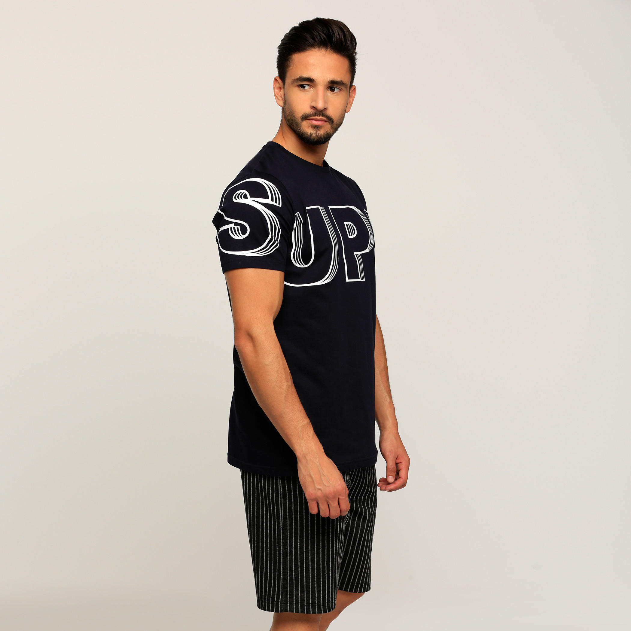 تيشيرت بأكمام قصيرة وياقة ضيّقة وطبعات-men-clothing-tshirtsandpolos-tshirts-image-3