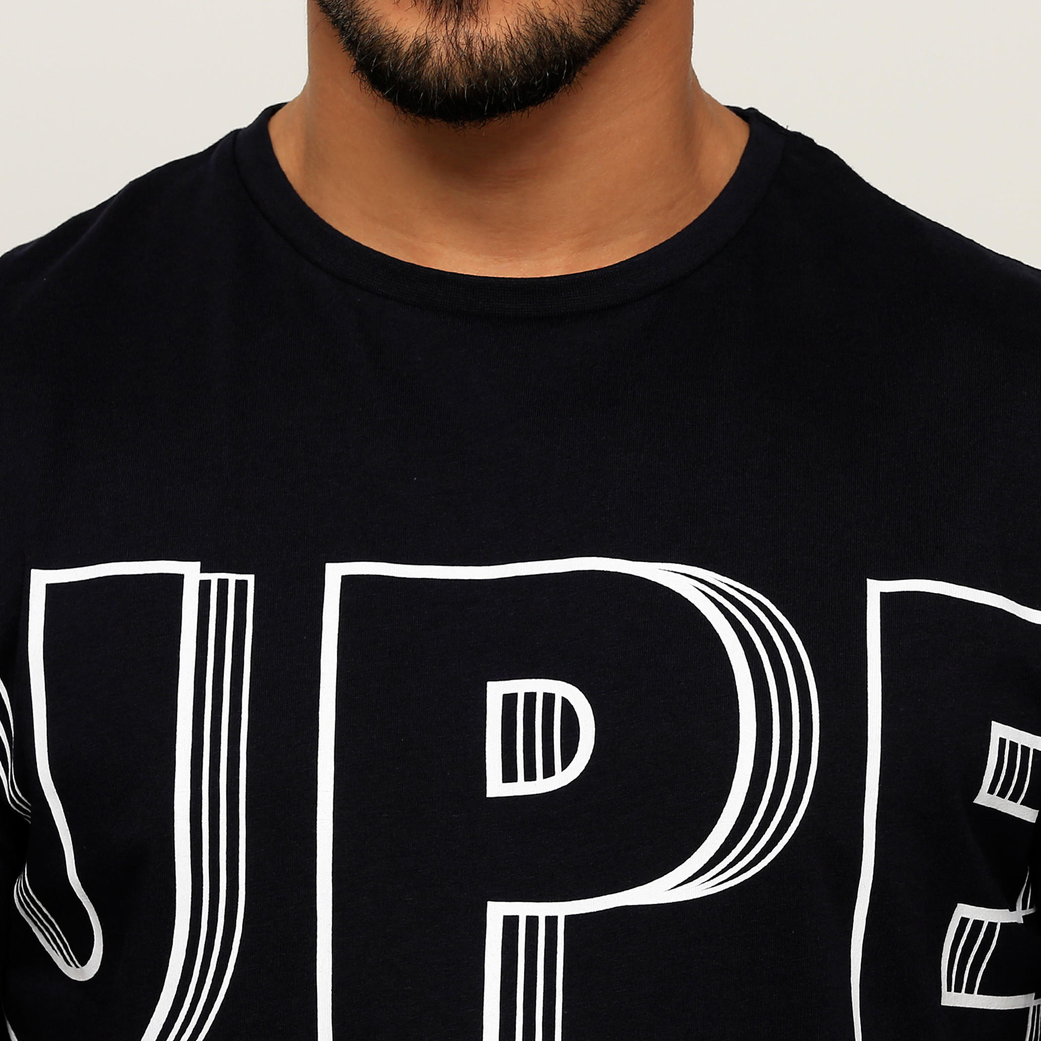 تيشيرت بأكمام قصيرة وياقة ضيّقة وطبعات-men-clothing-tshirtsandpolos-tshirts-image-4