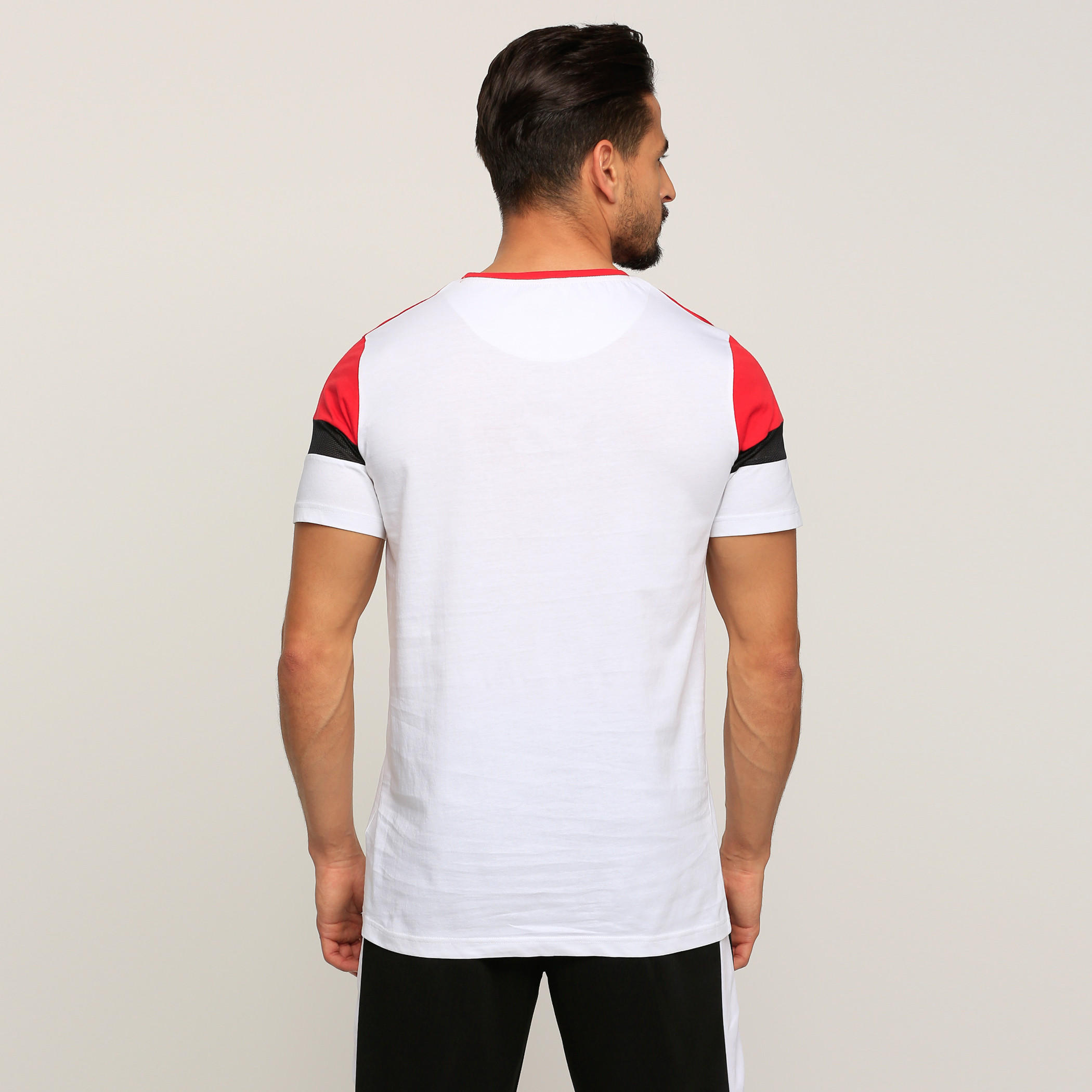 تيشيرت بياقة مستديرة وأكمام قصيرة مع طبعات-men-clothing-tshirtsandpolos-tshirts-image-2