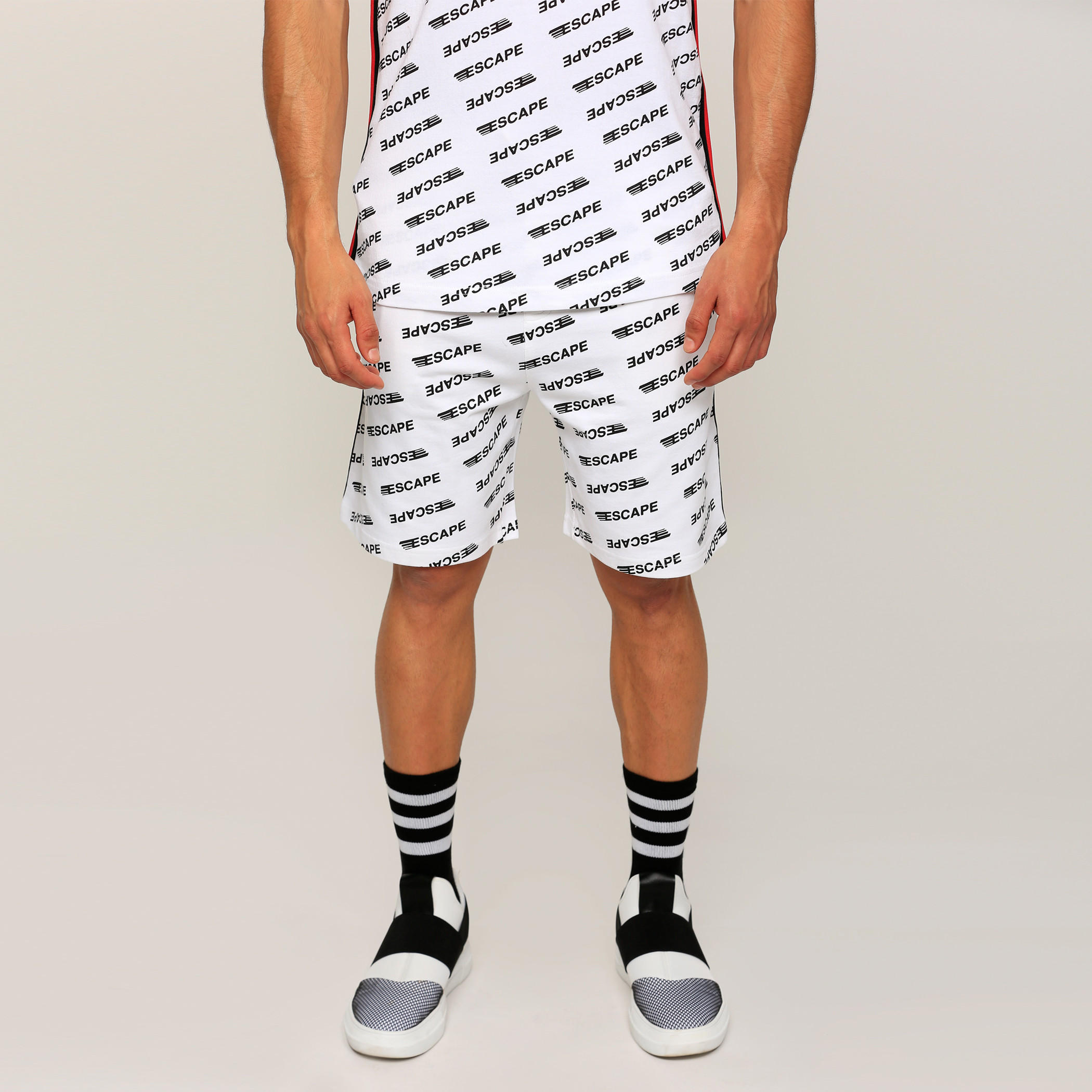 شورت بشريطة وجيوب مع طبعات-men-clothing-bottoms-shorts-image-1