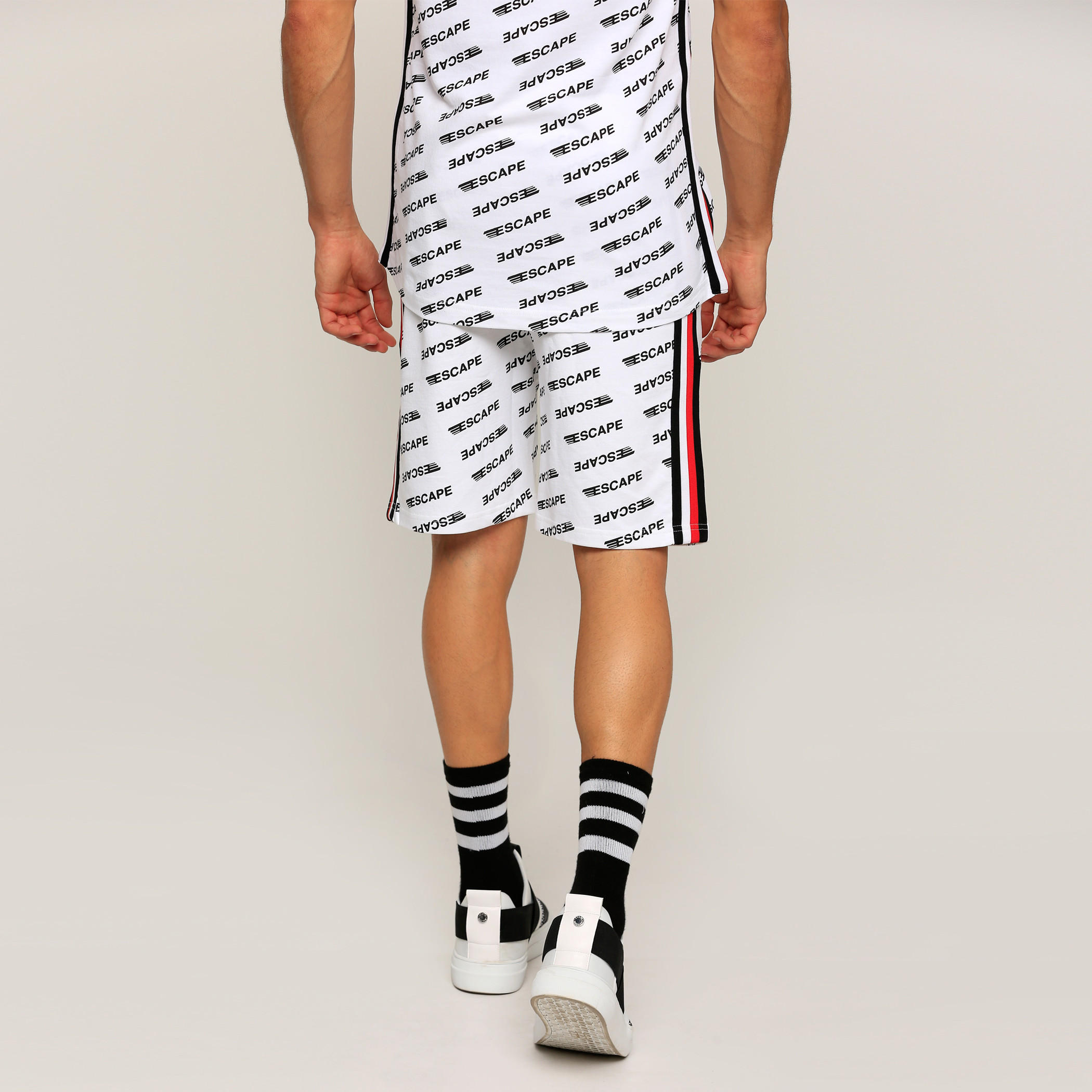 شورت بشريطة وجيوب مع طبعات-men-clothing-bottoms-shorts-image-2