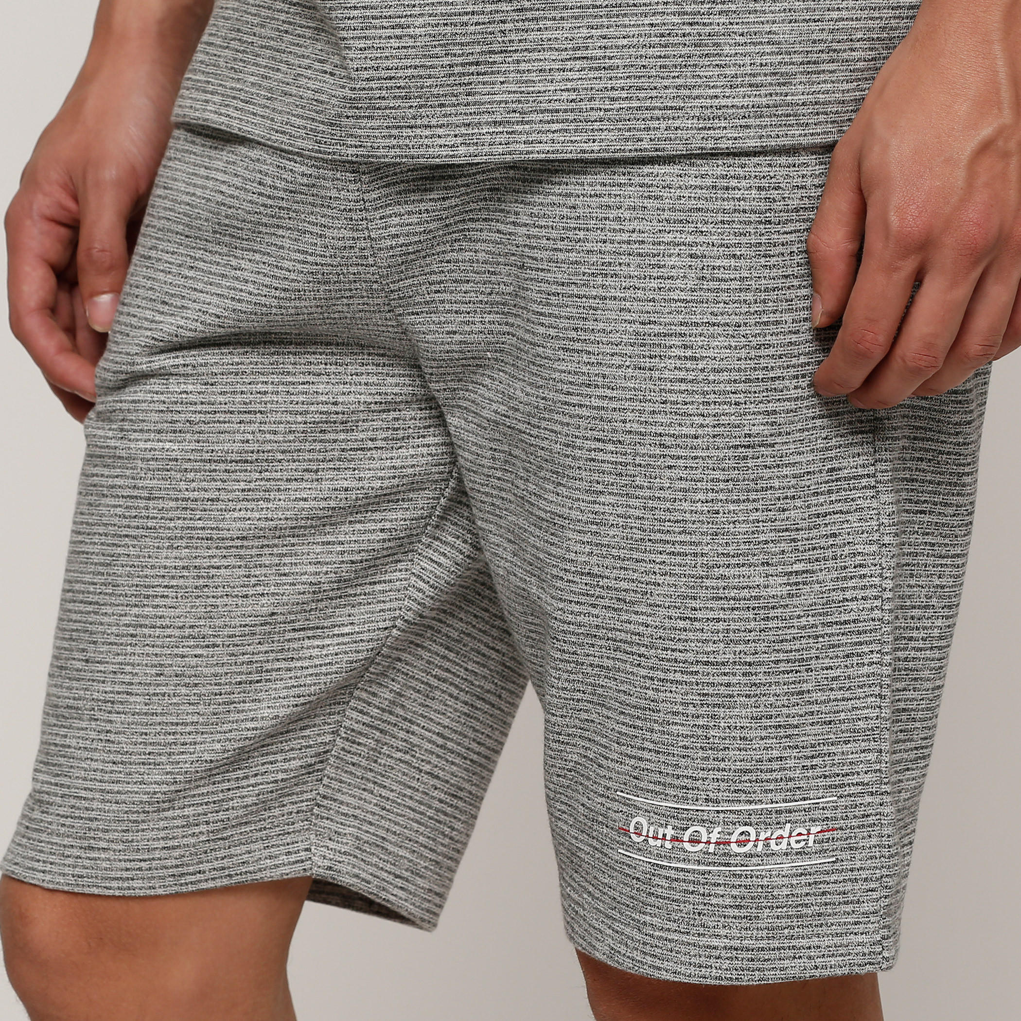 شورت بارز الملمس بخصر مطاطي-men-clothing-bottoms-shorts-image-4