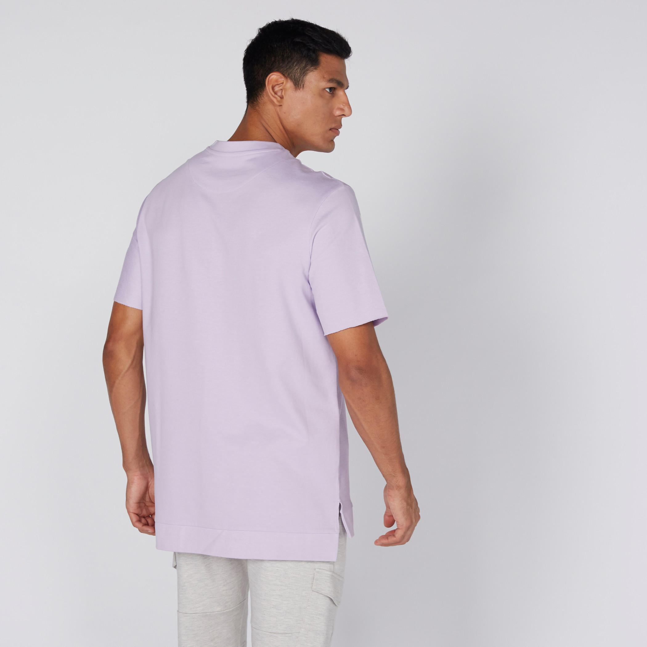 تيشيرت بياقة ضيّقة وأكمام قصيرة وطبعات-men-clothing-tshirtsandpolos-tshirts-image-3