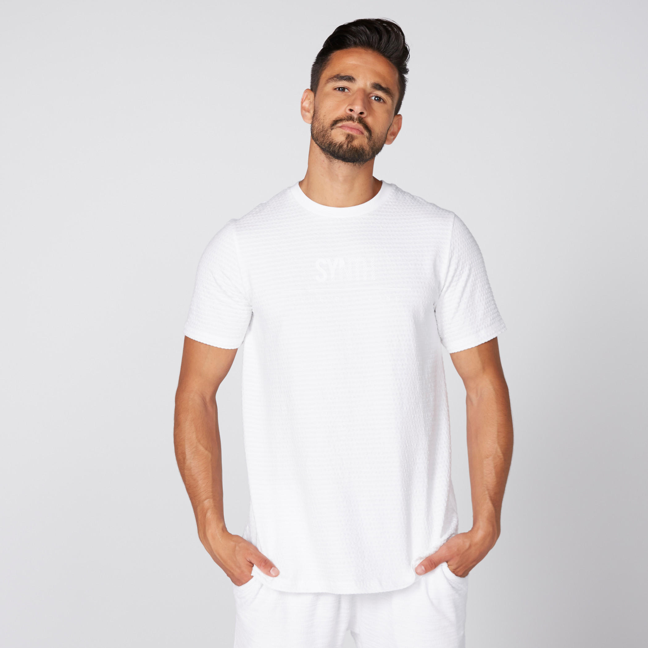 تيشيرت بارز الملمس بياقة مستديرة وأكمام قصيرة-men-clothing-tshirtsandpolos-tshirts-image-1